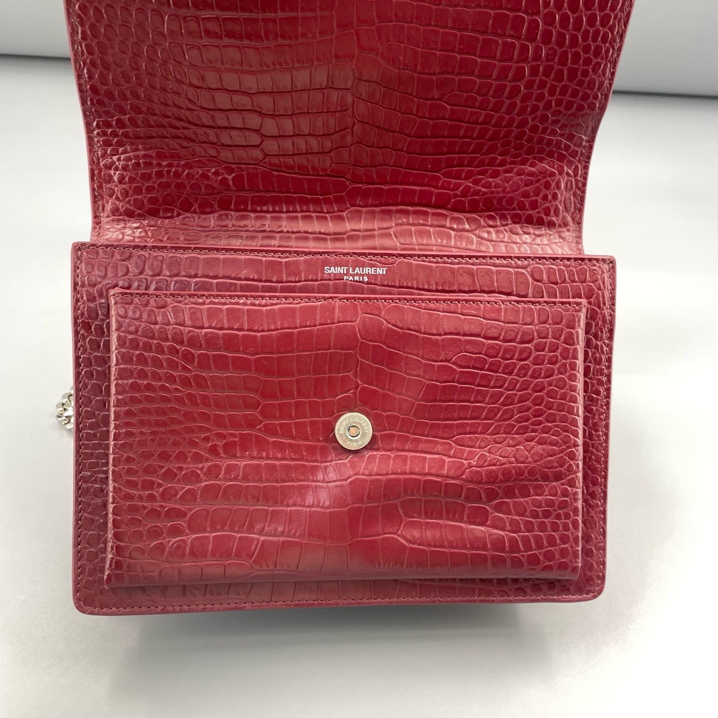 Saint Laurent - Sunset Medium - Calfskin leather with crocodile embossing - Burgundy - (Medium)