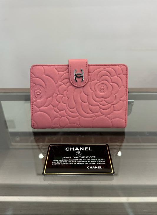 Chanel - Camellia Tri-Fold Wallet - Leather - Pink - (Small)