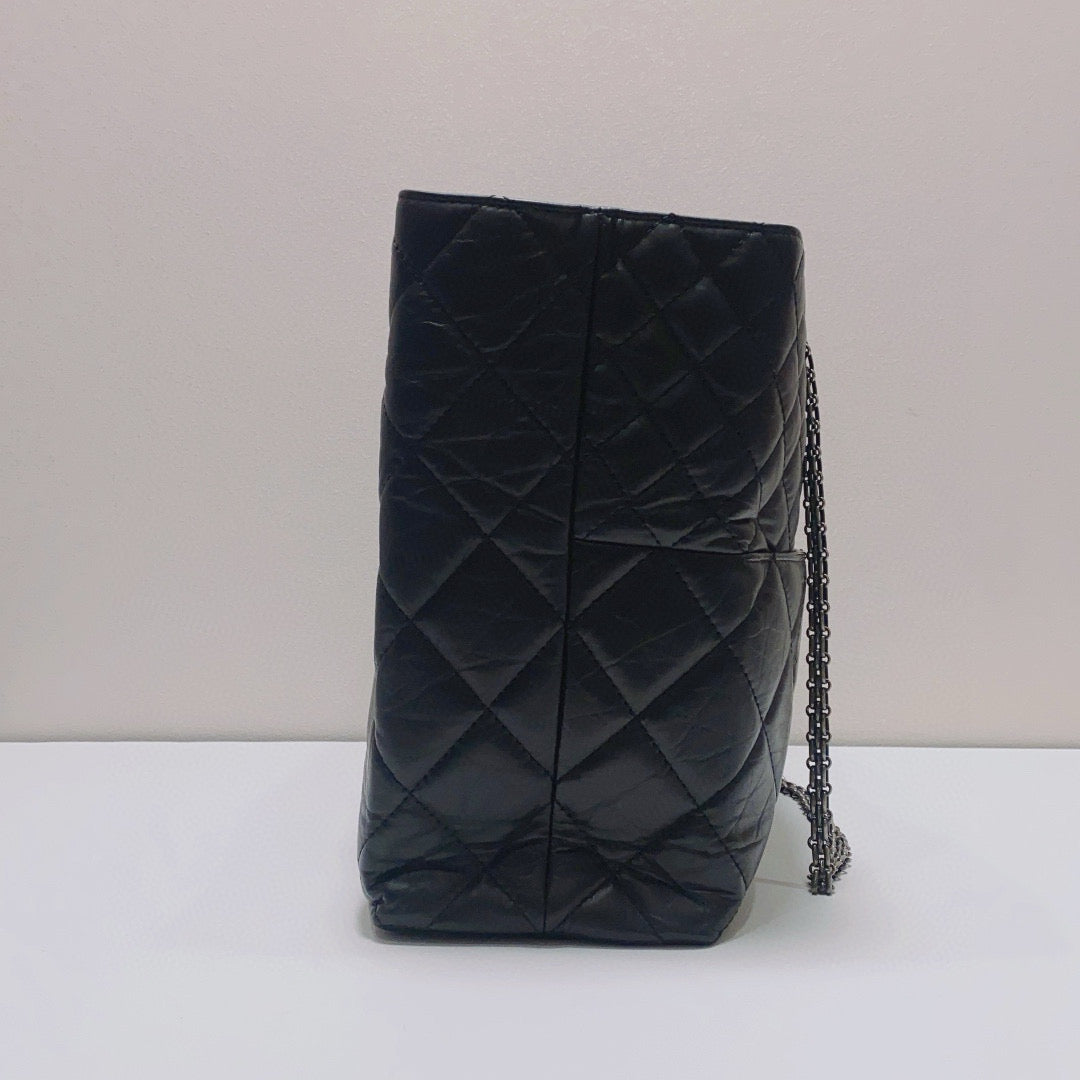 Chanel - 2.55 Series Quilted Tote Bag - Leather - Black - (Large)