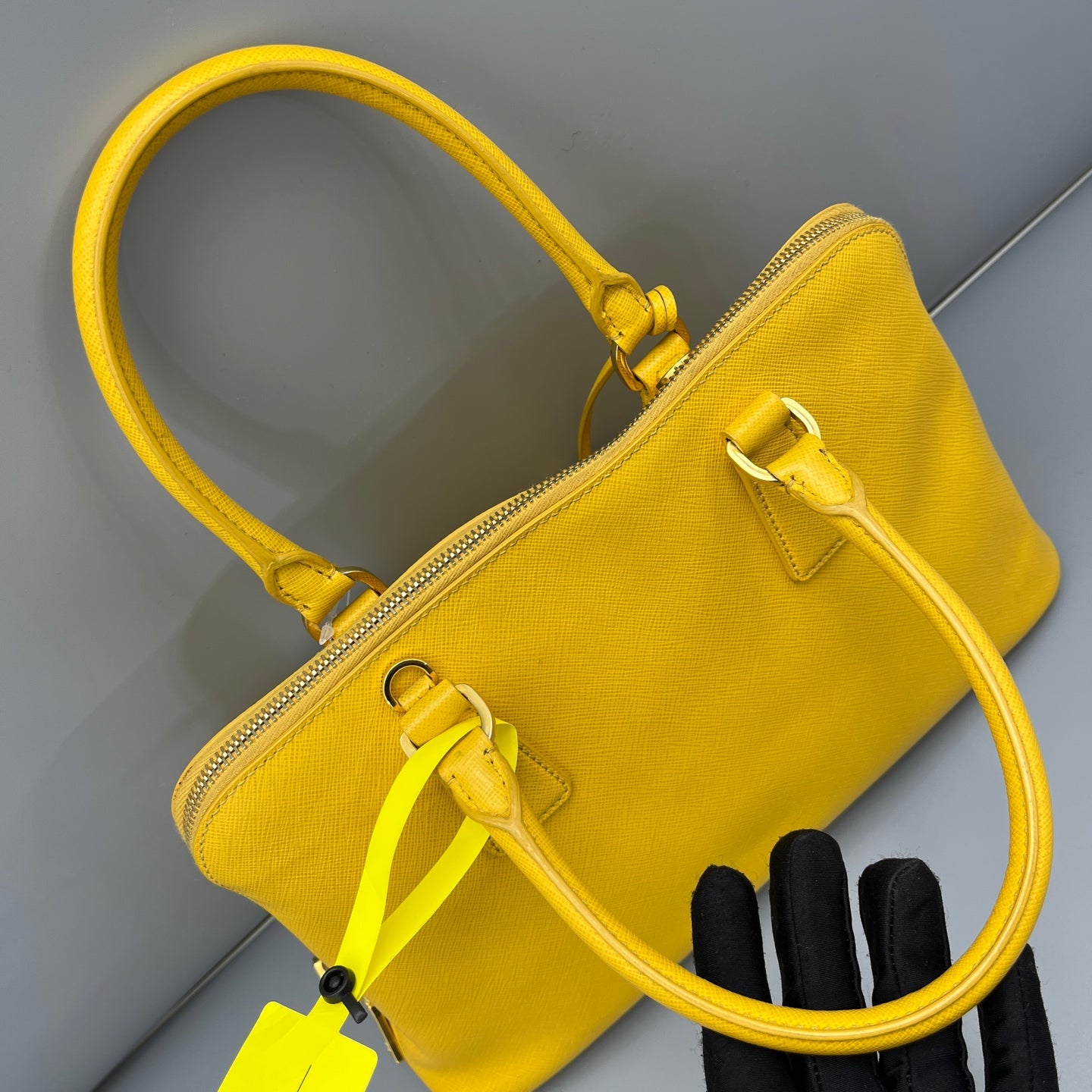 Prada - Galleria Dome Bag - Saffiano leather - Yellow - (Medium)