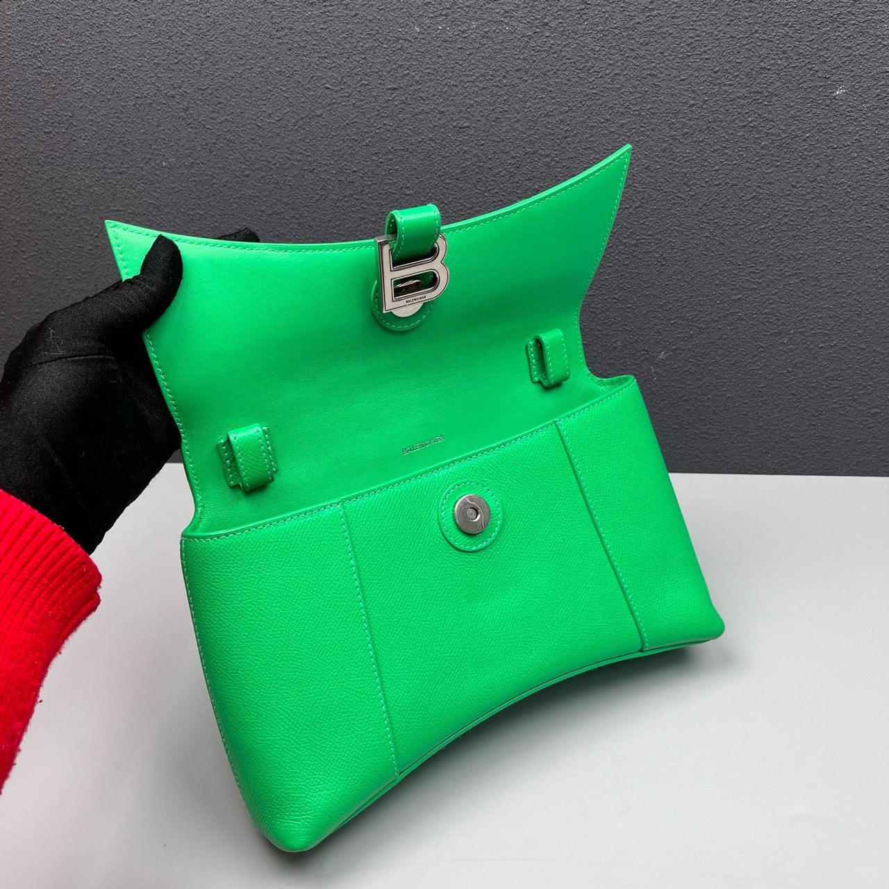 Balenciaga - Downtown Small Hourglass Bag - Grained leather - Green - (Small)
