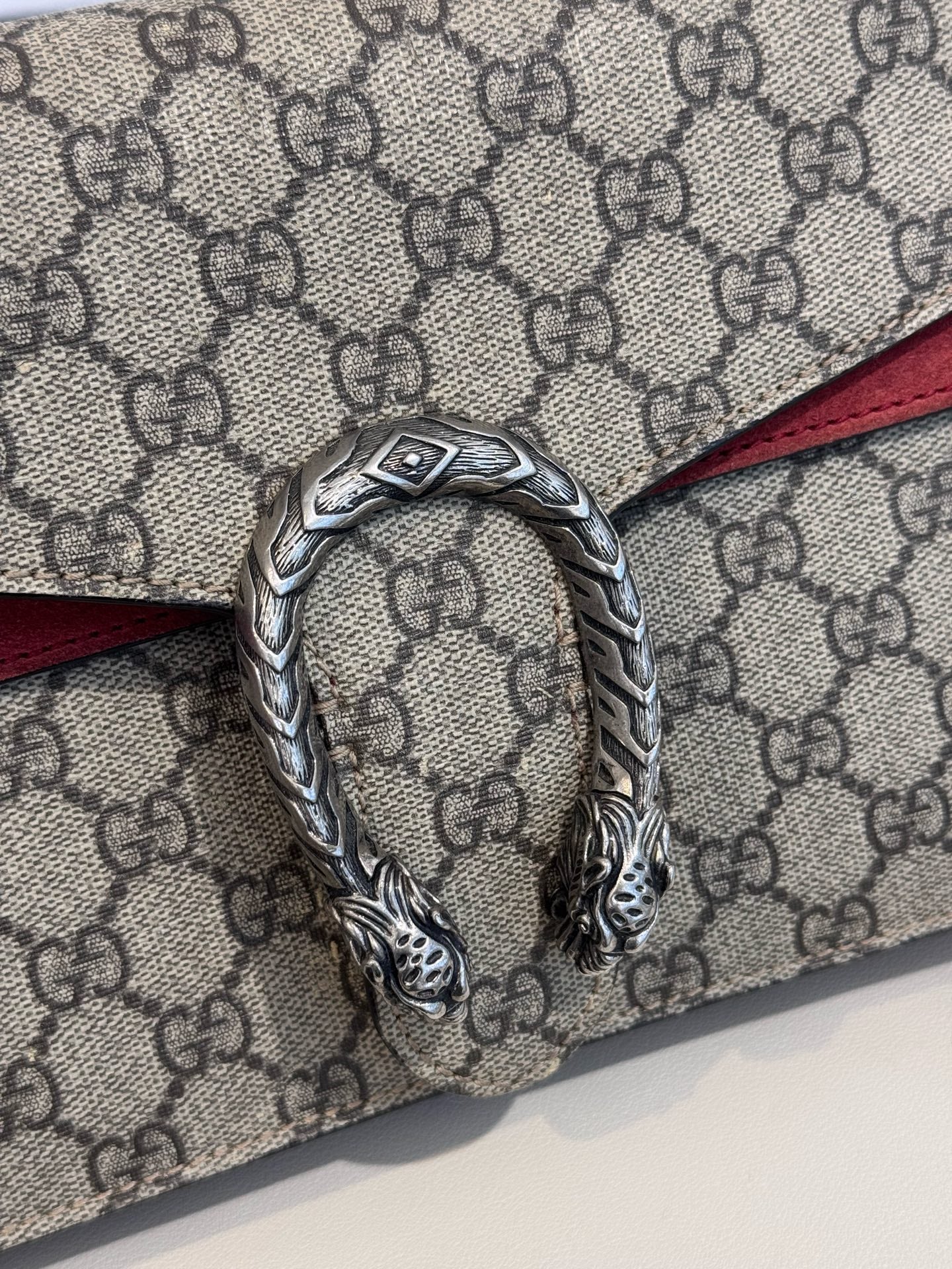 Gucci - Dionysus Medium Shoulder Bag - GG Supreme canvas and suede - Beige with Red accents - (Medium)