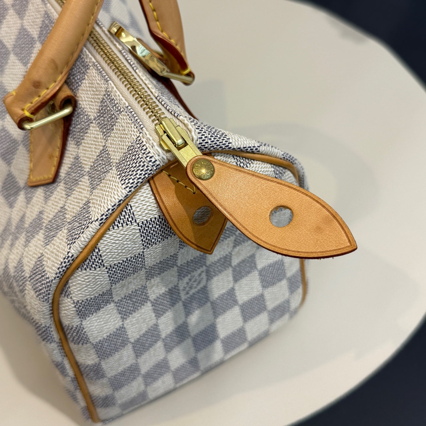 Louis Vuitton - Speedy 25 - Damier Azur coated canvas with natural cowhide leather trim and textile lining - White - (Small)