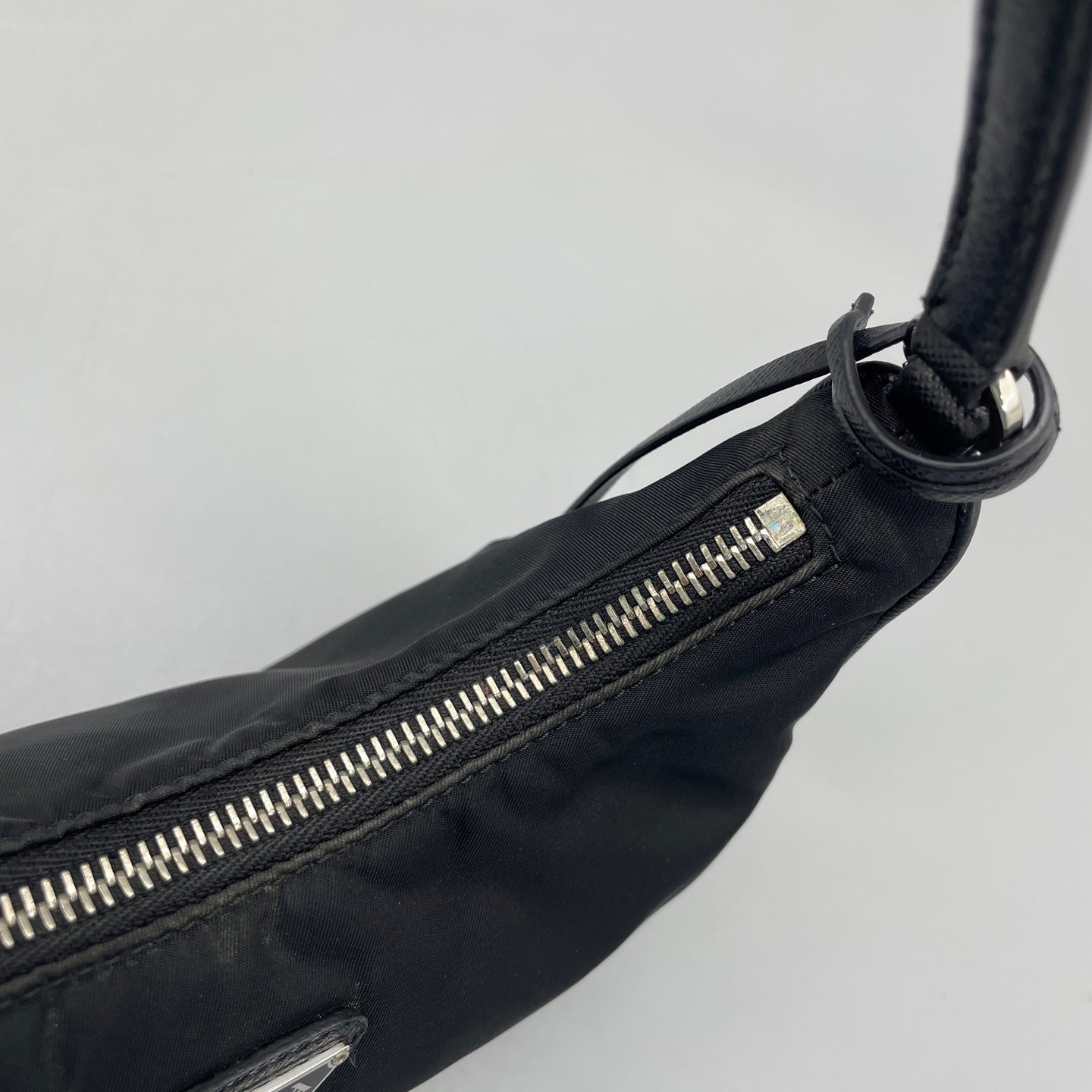 Prada - Re-Edition 2005 Hobo Bag - Nylon and Saffiano leather - Black - (mini)