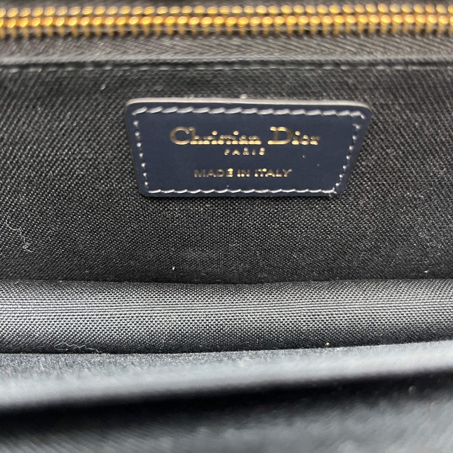 Dior - Montaigne Chain Bag - Dior Oblique jacquard canvas with calfskin leather trim - Multicolour (Beige, Dark Blue) with gold-tone hardware - (Medium)