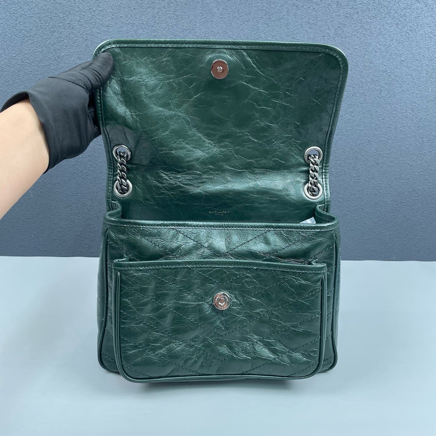 Saint Laurent - Niki Medium Chain Bag - Distressed calfskin leather - Green - (Medium)