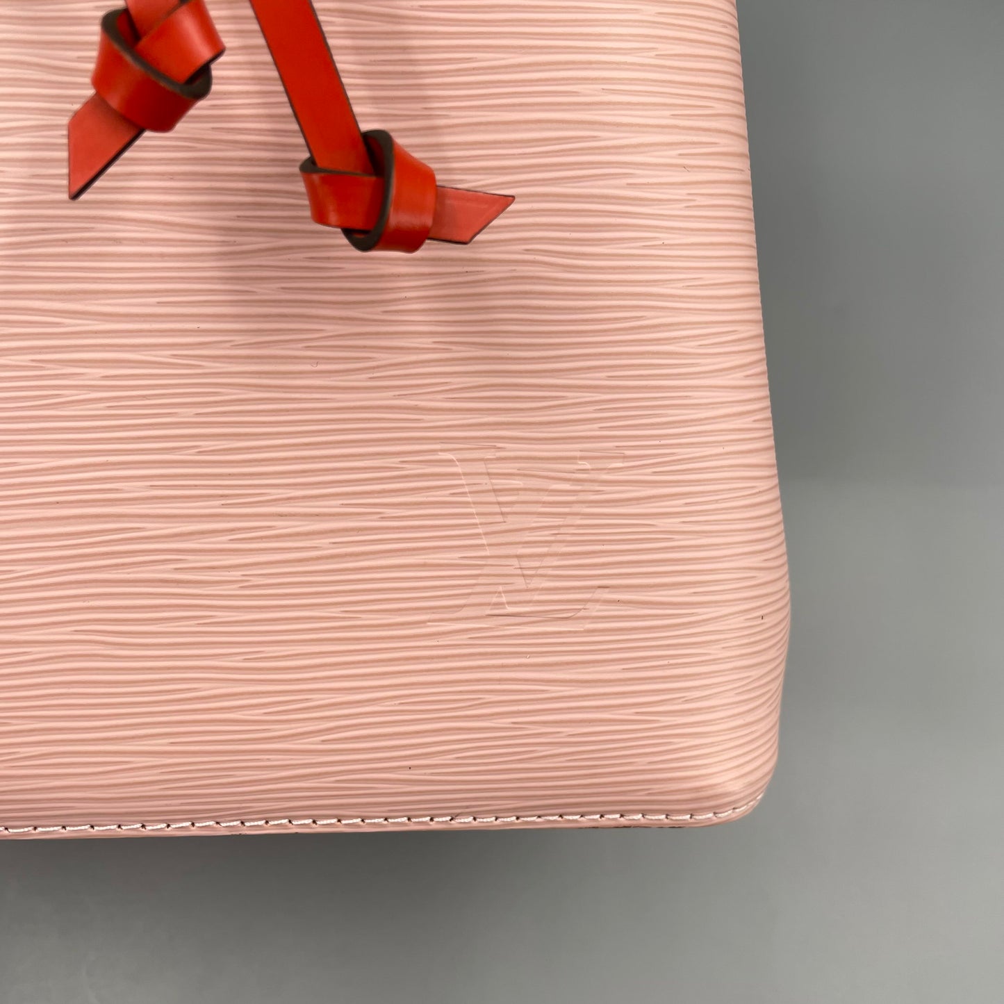 Louis Vuitton - Noé Bucket Bag - Epi leather - Pink with Orange accents - (small)