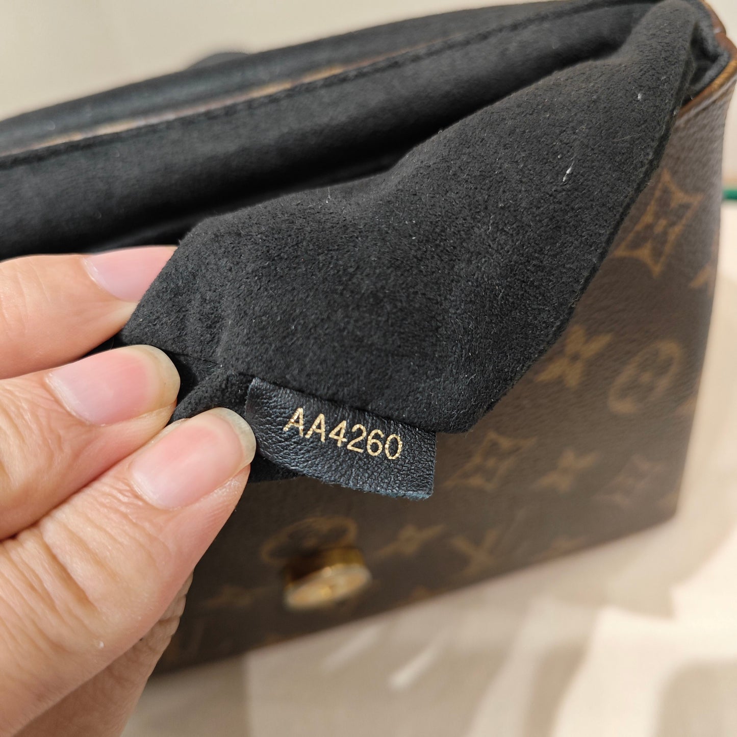 Louis Vuitton - Pallas Compact Top Handle Bag - Monogram canvas with grained leather trim - Monogram Brown with Black Trim - (Mini)