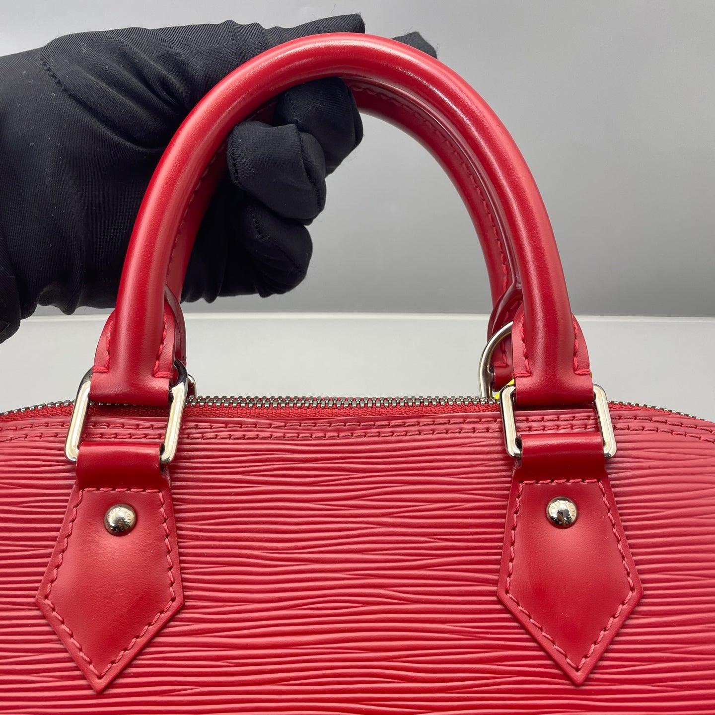Louis Vuitton - Alma PM - Epi leather - Red - (medium)