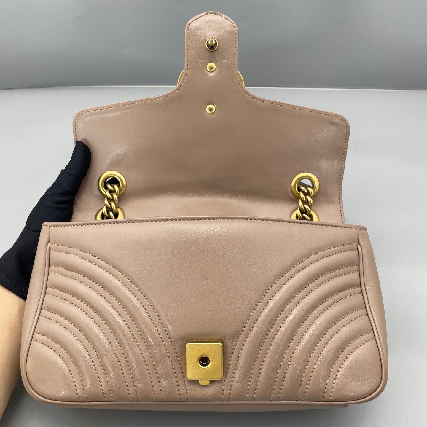 Gucci - GG Marmont Small Matelassé Shoulder Bag - Leather - Beige - (Medium)