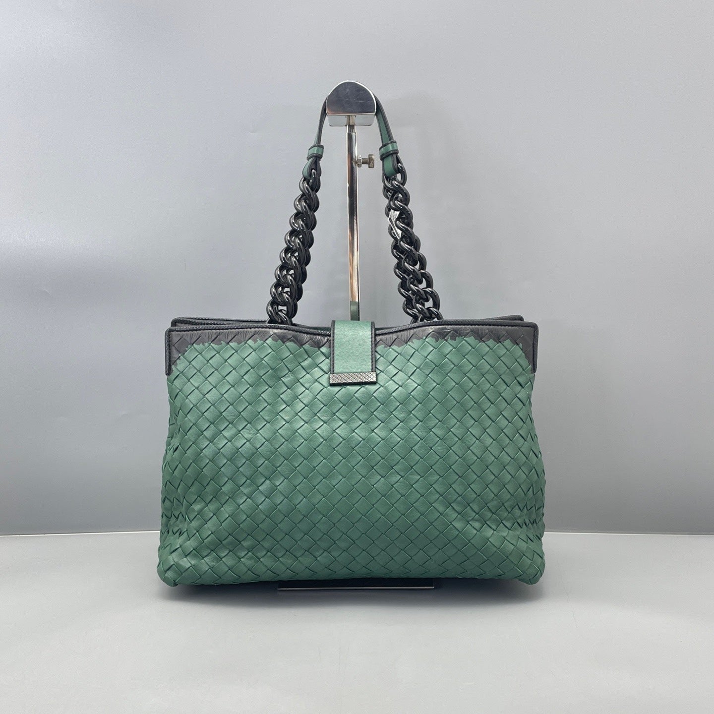 Bottega Veneta - Intrecciato Chain Shoulder Bag - Leather - Dark Green with Dark Grey Trim - (medium)