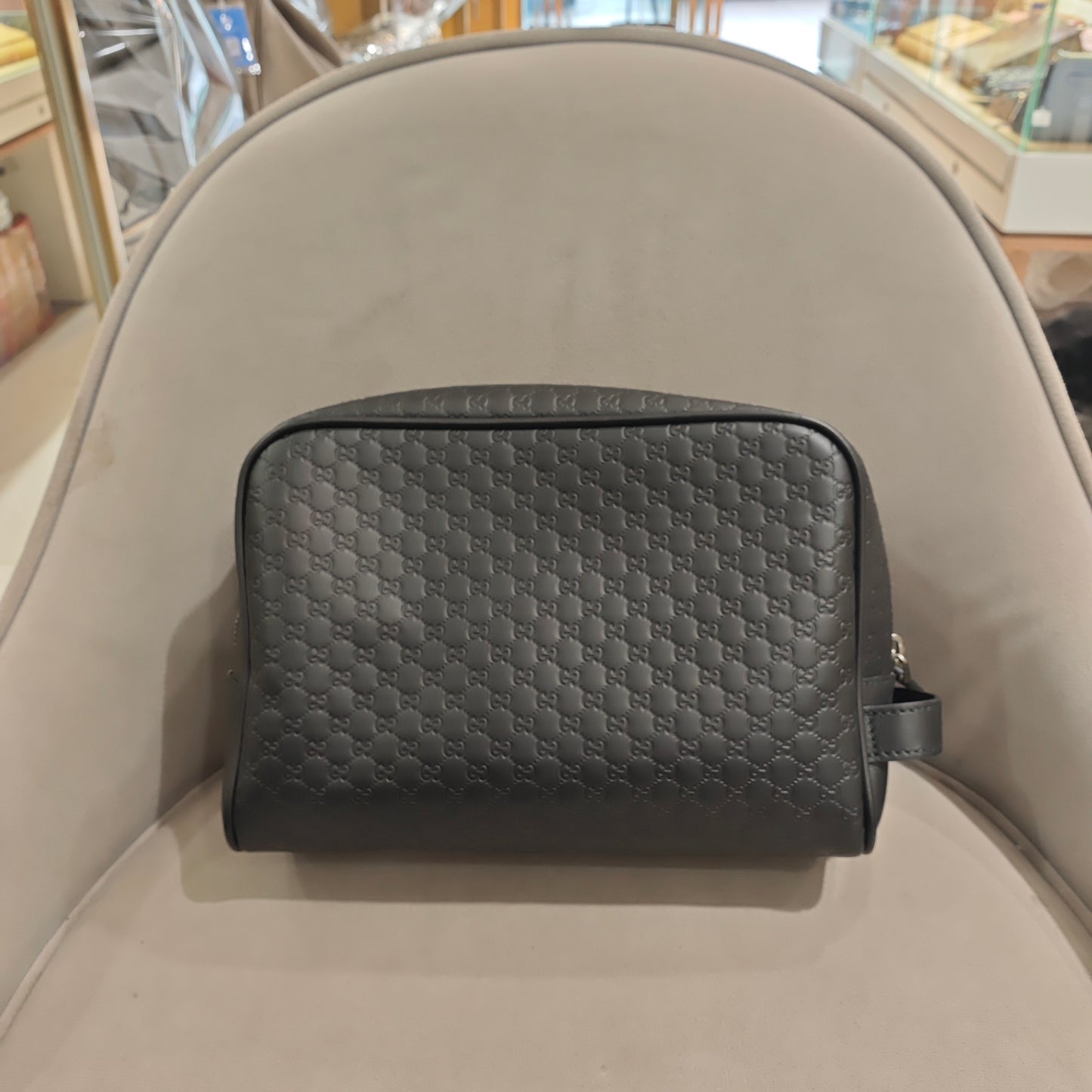 Gucci - Microguccissima Toiletry Pouch - Embossed cowhide leather - Black - (medium)