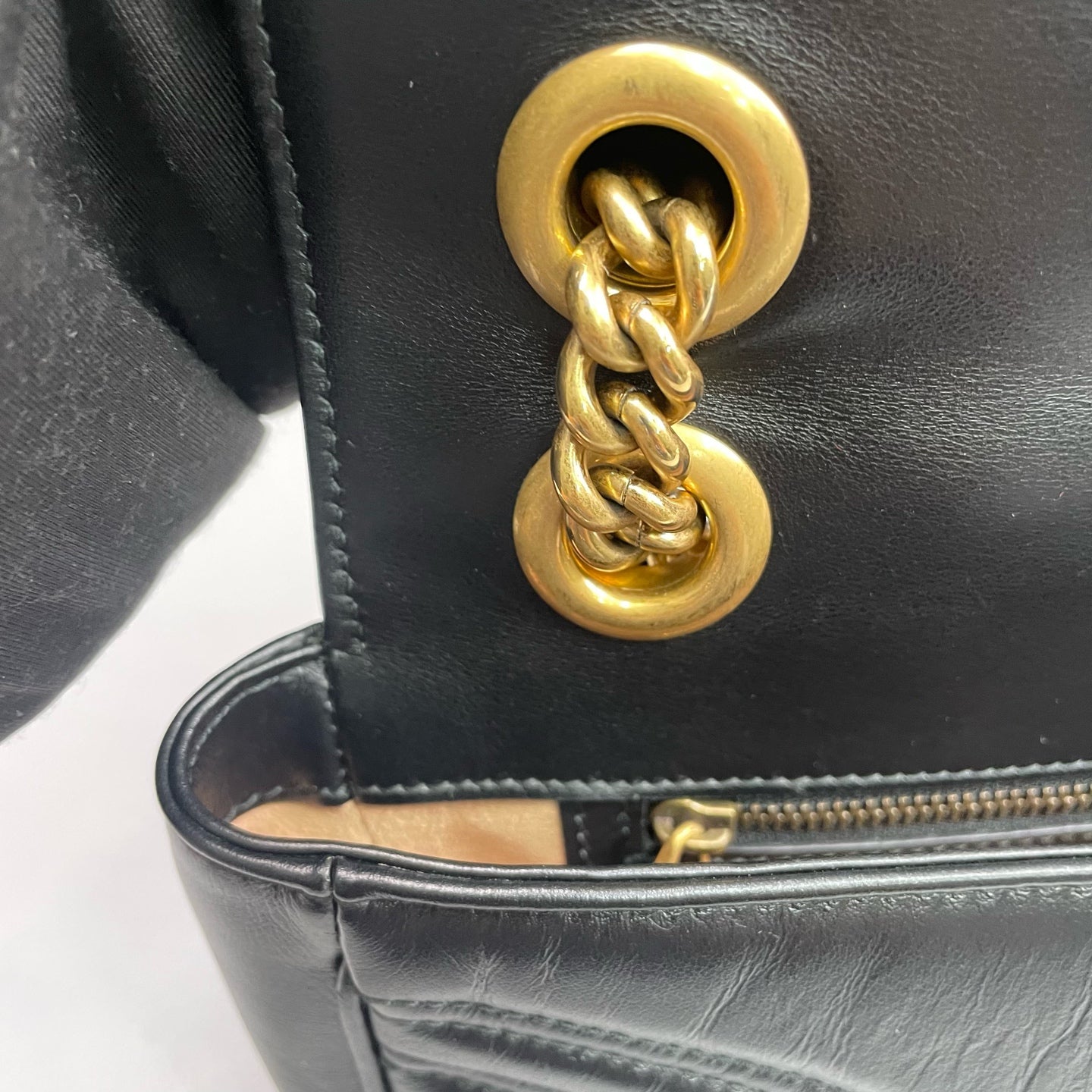 Gucci - GG Marmont Matelassé Shoulder Bag - Leather - Black - (Medium)