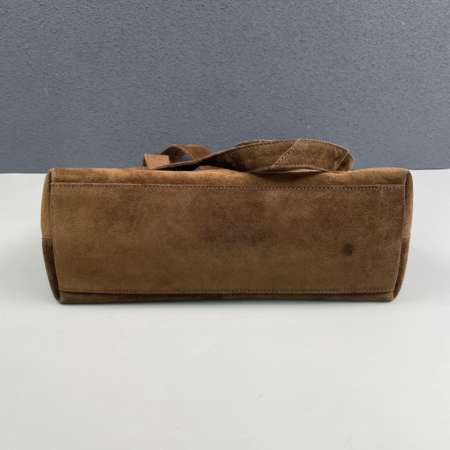 Chanel - Vintage Suede Shoulder Tote Bag - Suede - Brown - (Medium)