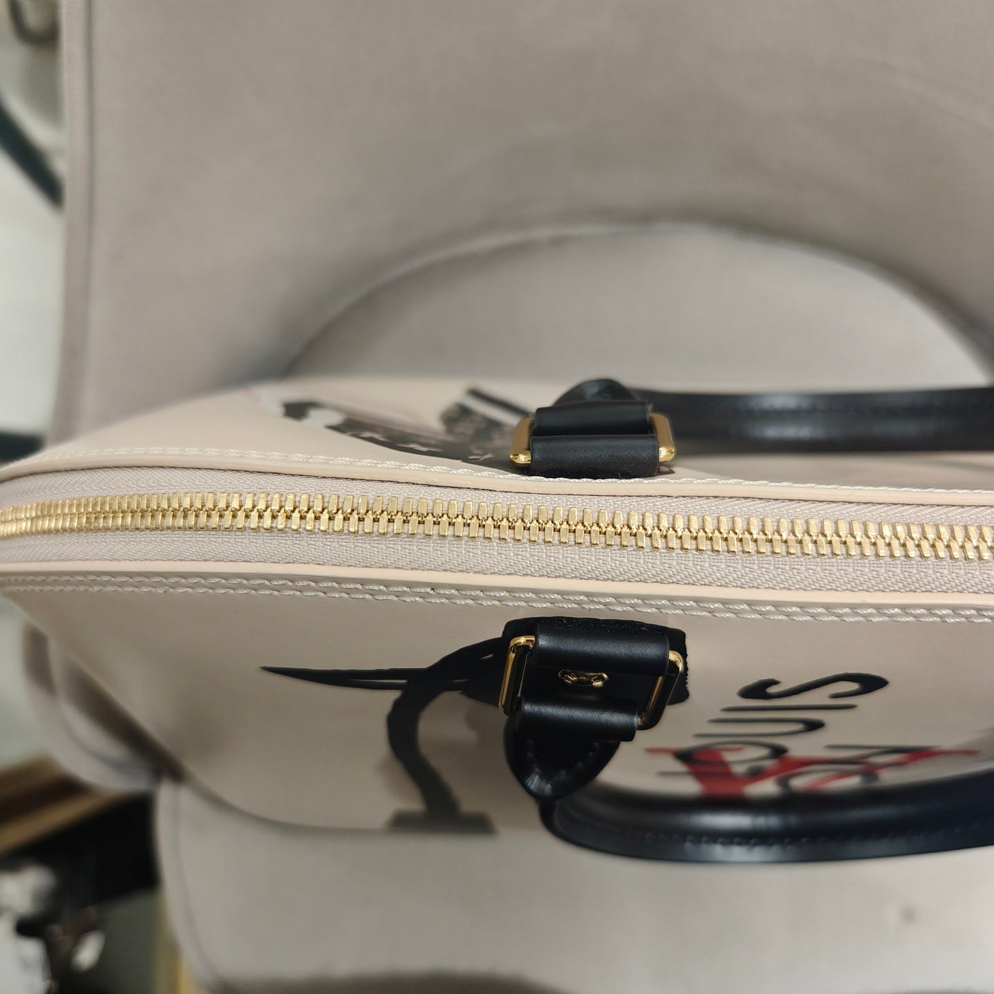 Louis Vuitton - Alma FW23 Runway Model - Smooth polished leather - Beige - (large)