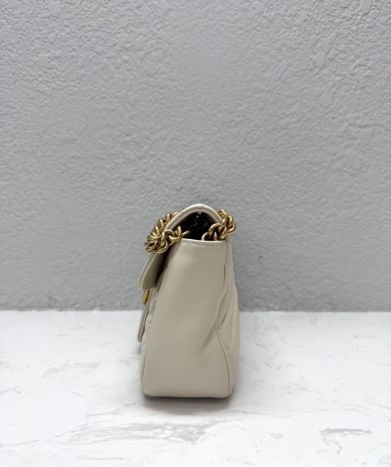 Gucci - GG Marmont Shoulder Bag - Leather - White with Gold-Tone Hardware - (medium)
