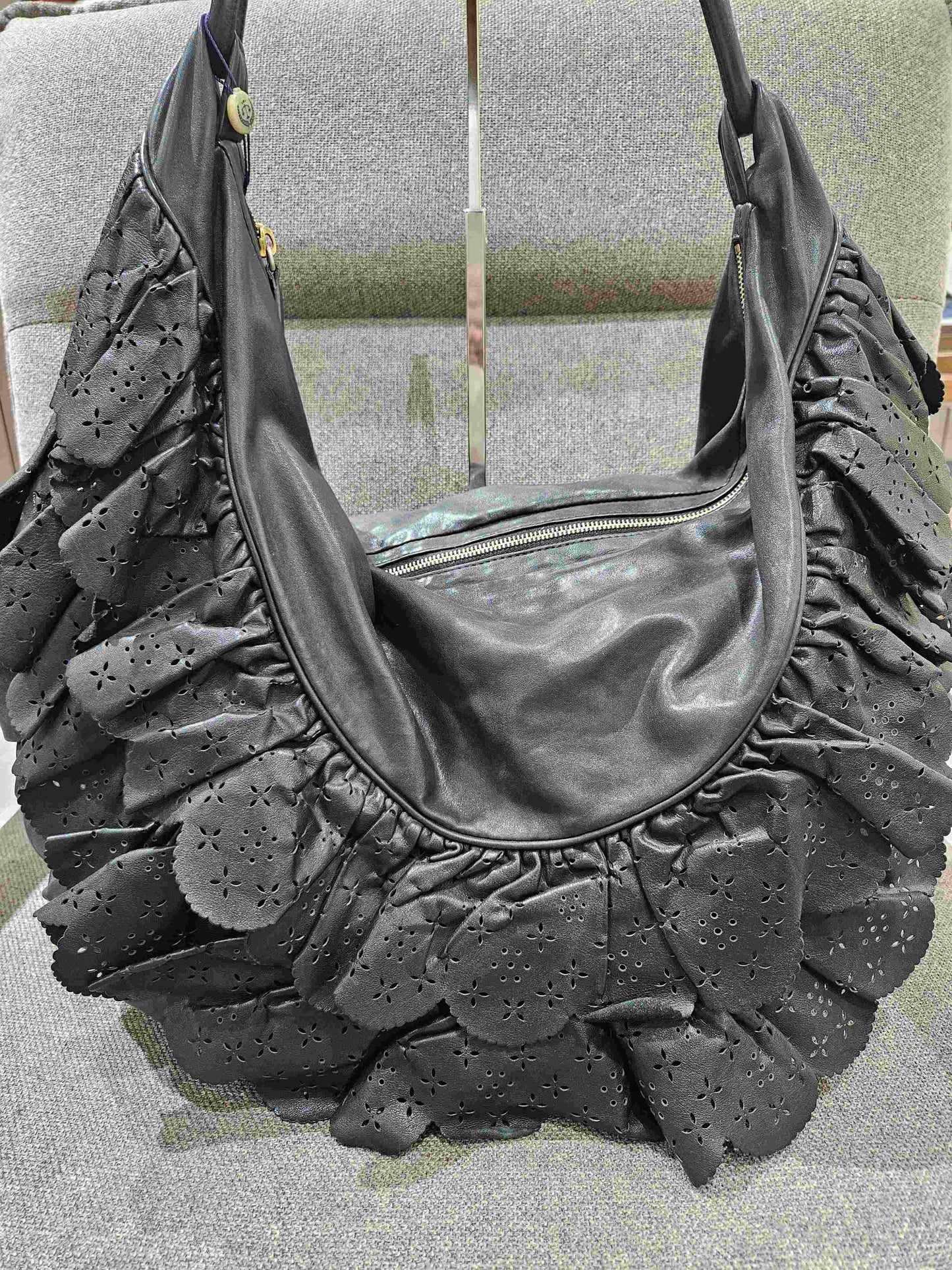 Dior - Petal Shoulder Bag - Leather - Black - (large)