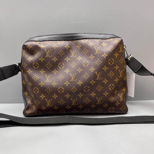 Louis Vuitton - Casual Messenger Bag - Monogram coated canvas with black leather trim - Brown - (Large)