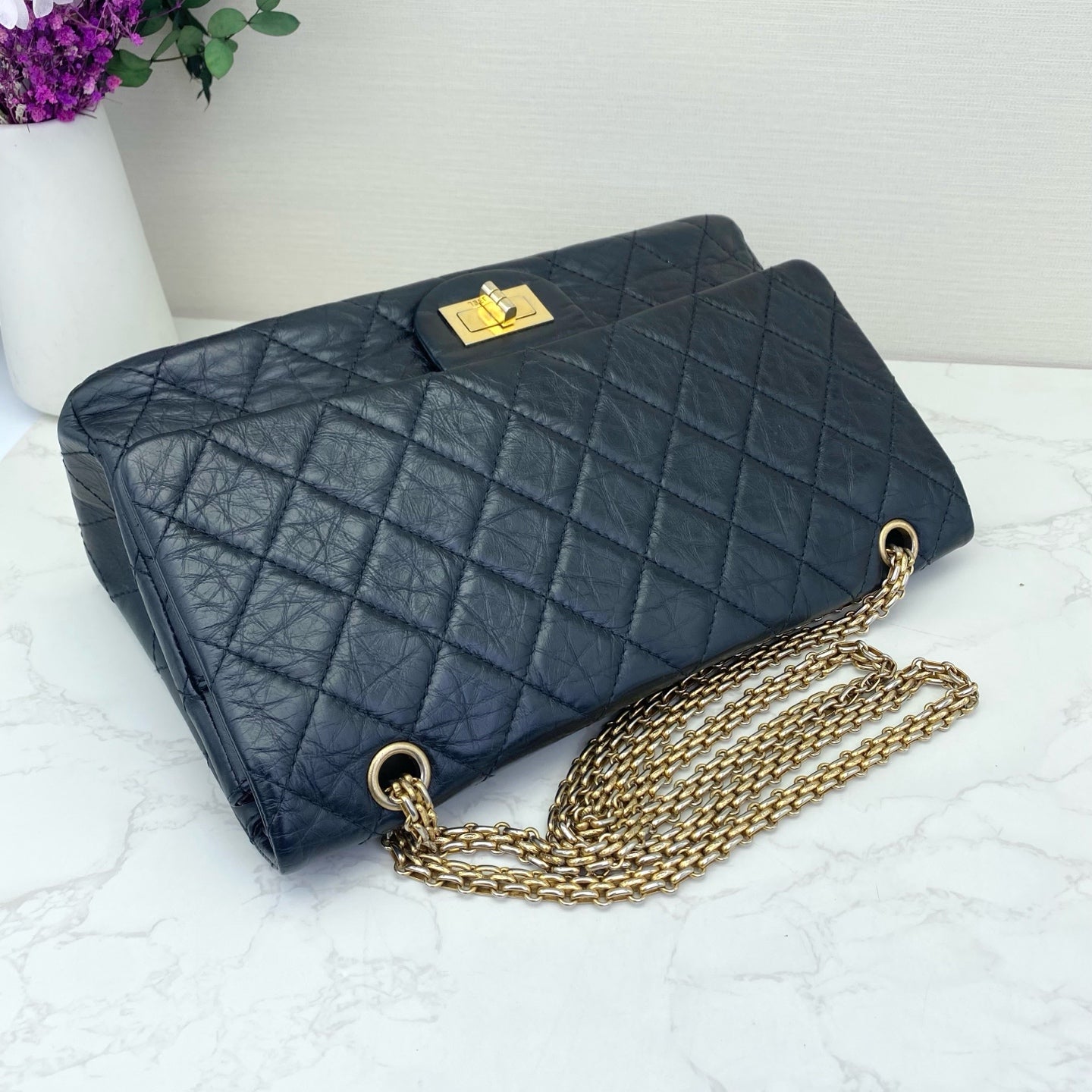 Chanel - 2.55 Reissue Flap Bag - Aged calfskin leather - Black - (Medium)