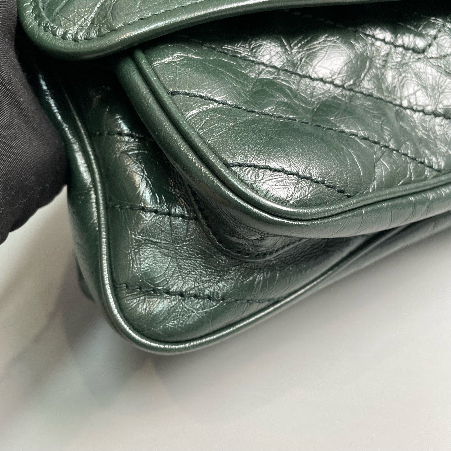 Saint Laurent - Niki Medium Chain Bag - Distressed calfskin leather - Green - (Medium)