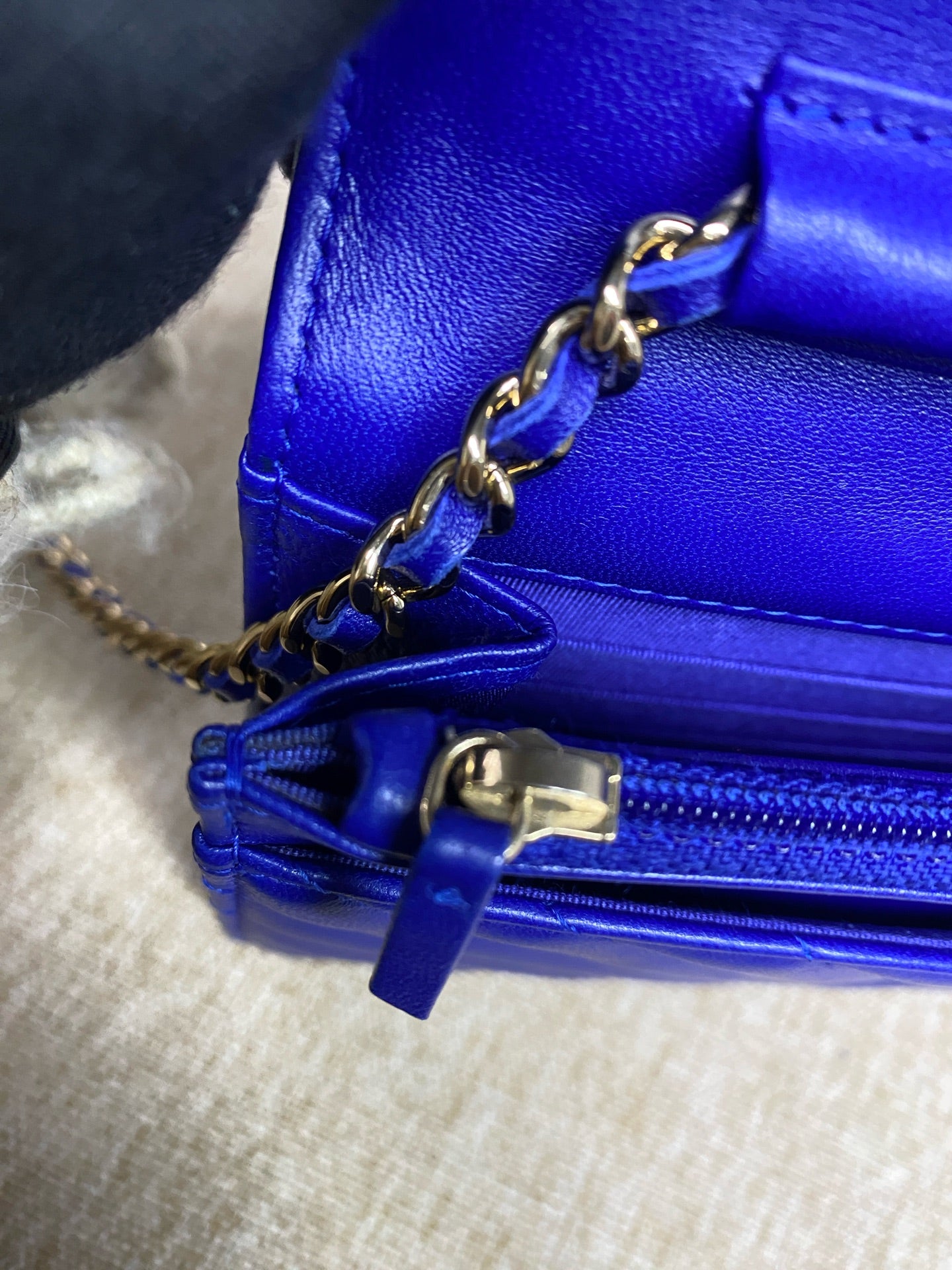 Chanel - V-Stitch Wallet on Chain (WOC) - Lambskin leather - Blue - (Mini)