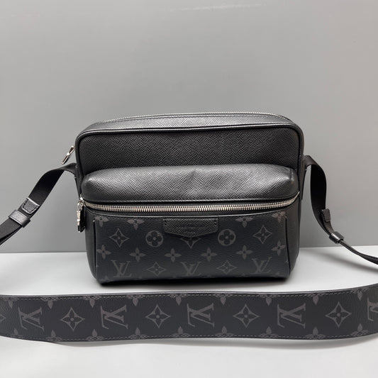 Louis Vuitton - Outdoor Messenger Bag - Monogram Eclipse coated canvas with leather trim - Black - (Medium)