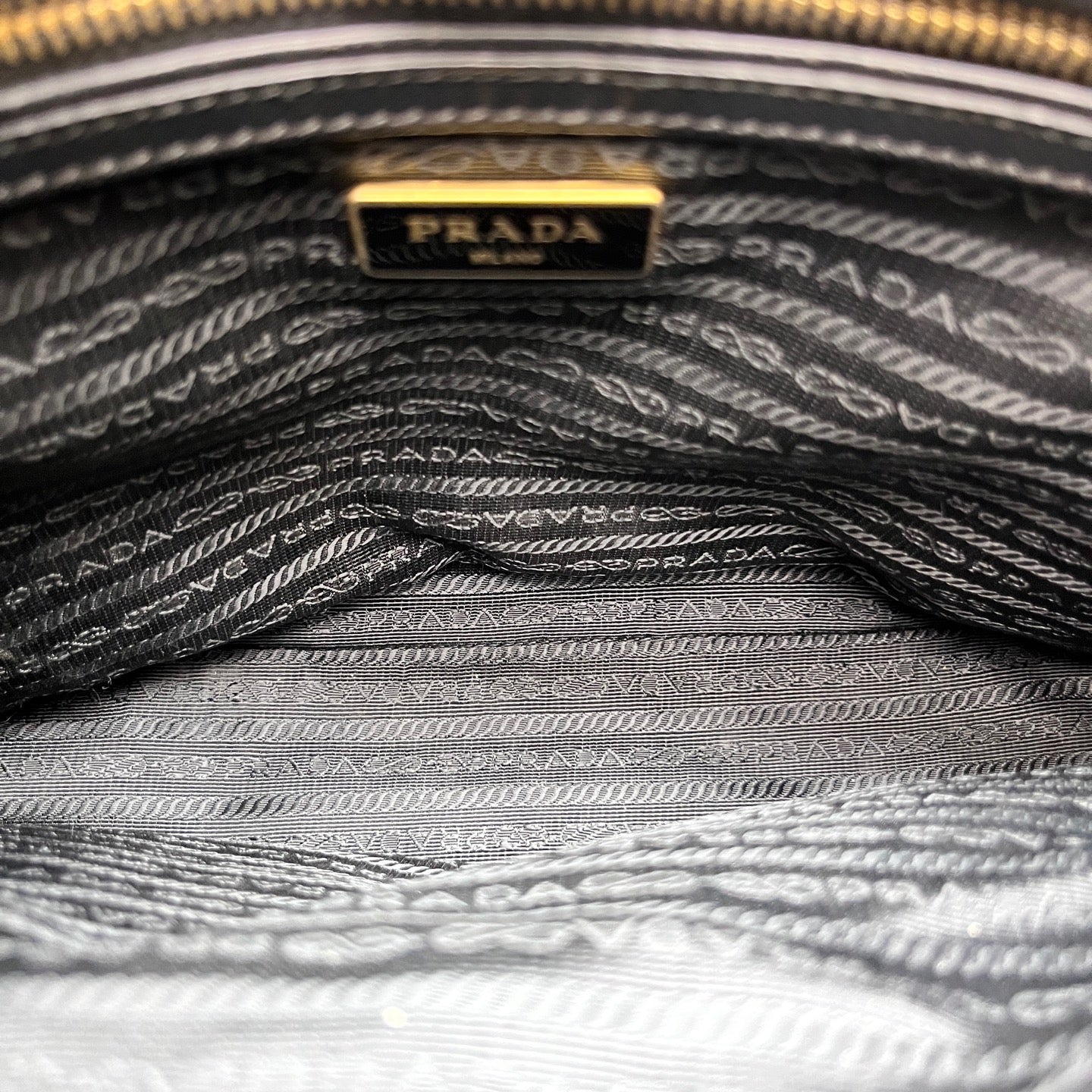 Prada - Galleria (Saffiano Lux Tote) - Saffiano leather - Black - (Medium)