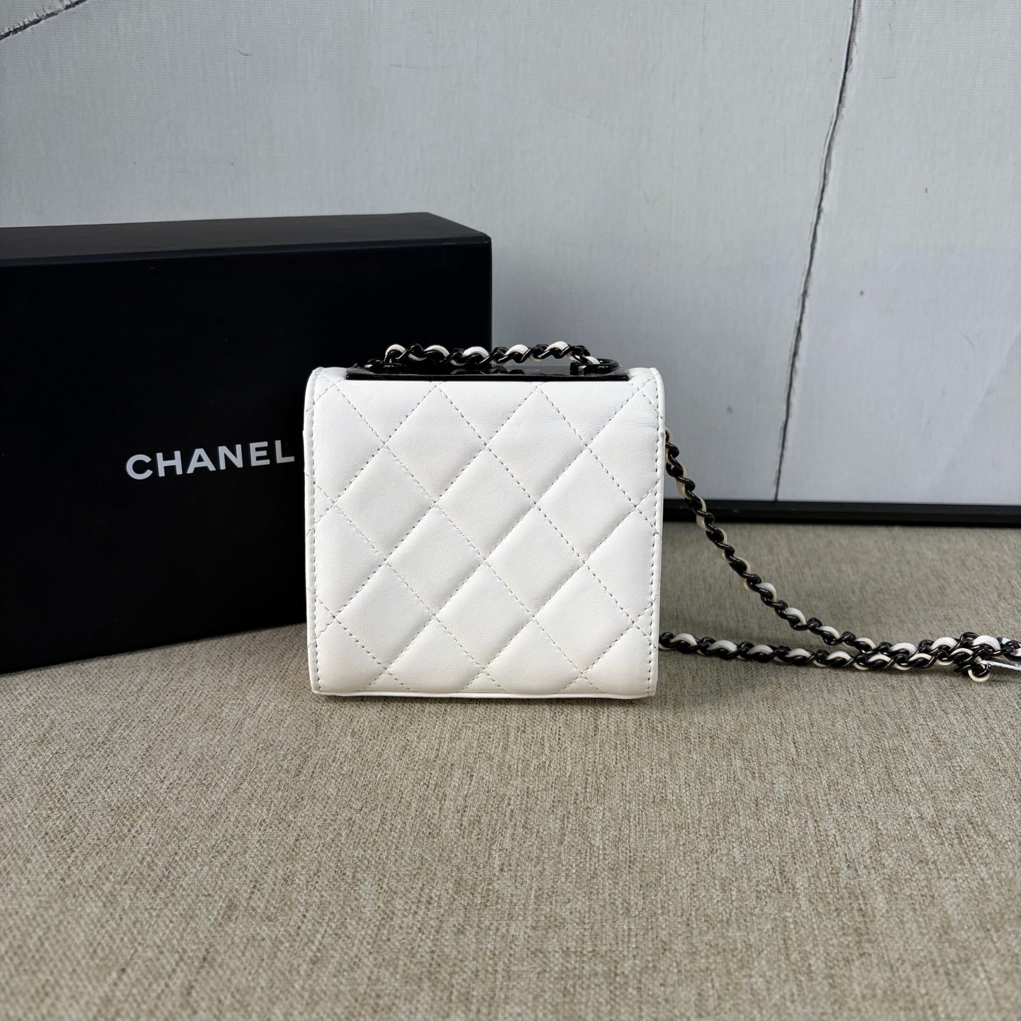 Chanel - Trendy CC Mini Box Bag - Lambskin leather - White - (mini)
