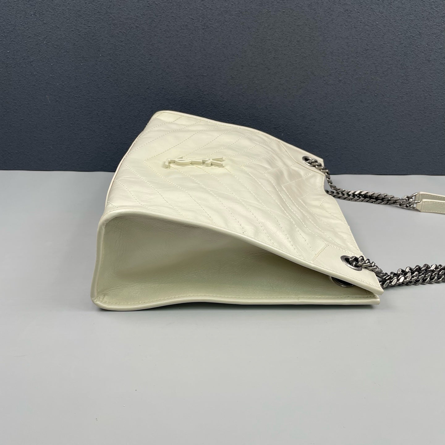 Saint Laurent - Niki Shopping Bag - Crinkled calfskin leather - Beige - (Medium)