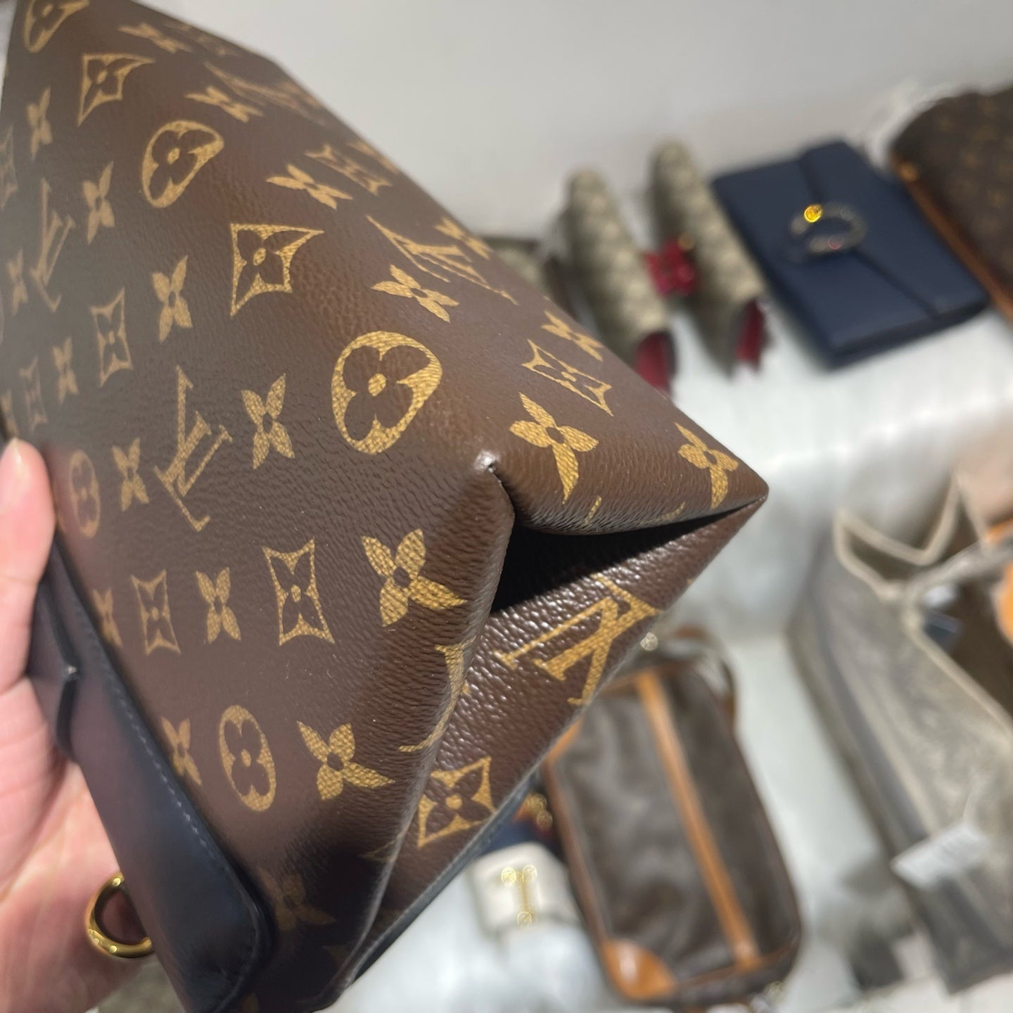 Louis Vuitton - Pallas Compact Top Handle Bag - Monogram canvas with grained leather trim - Monogram Brown with Black Trim - (Mini)