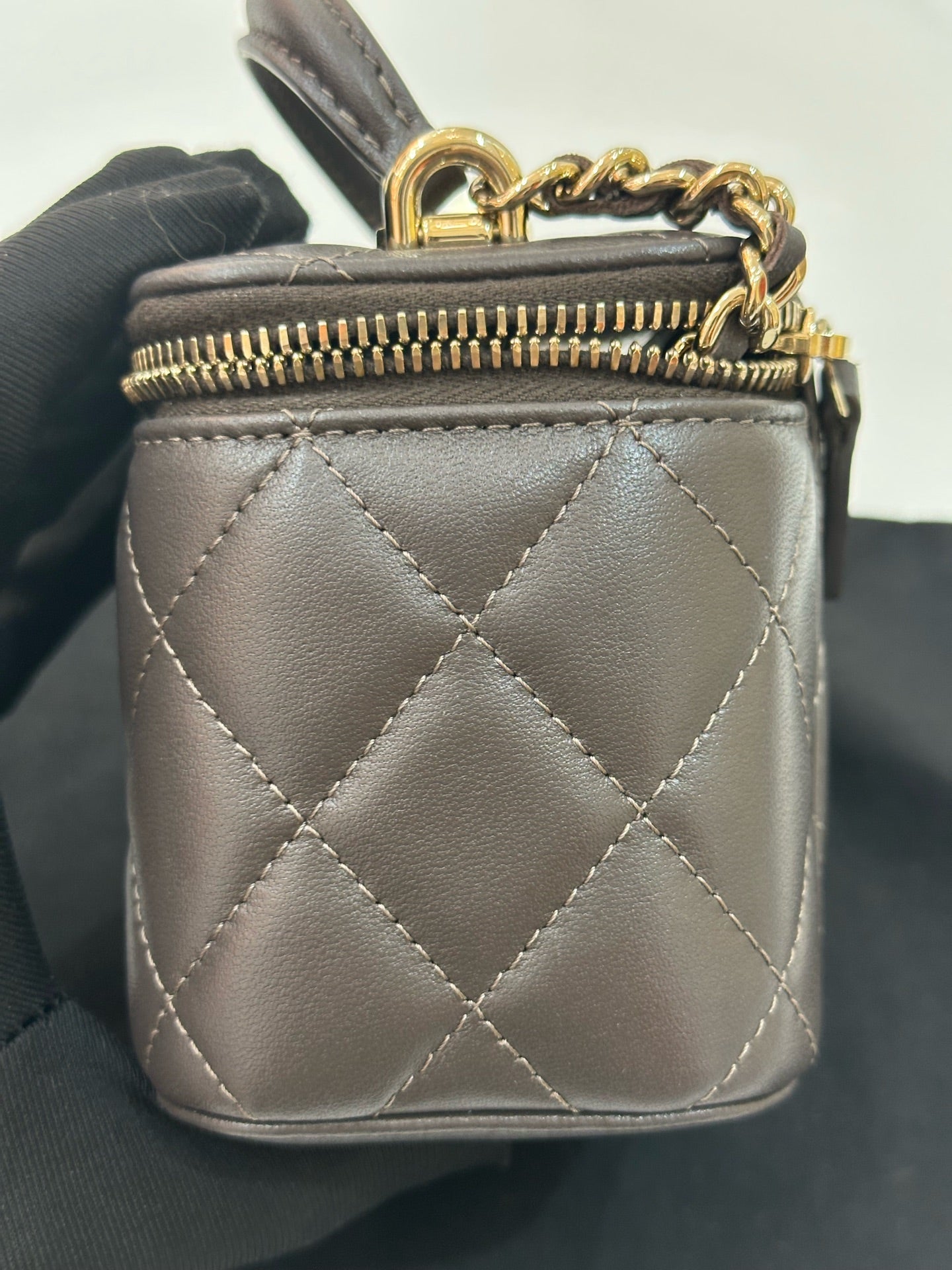 Chanel - Mini Vanity Case with Top Handle - Lambskin leather - Brown - (mini)