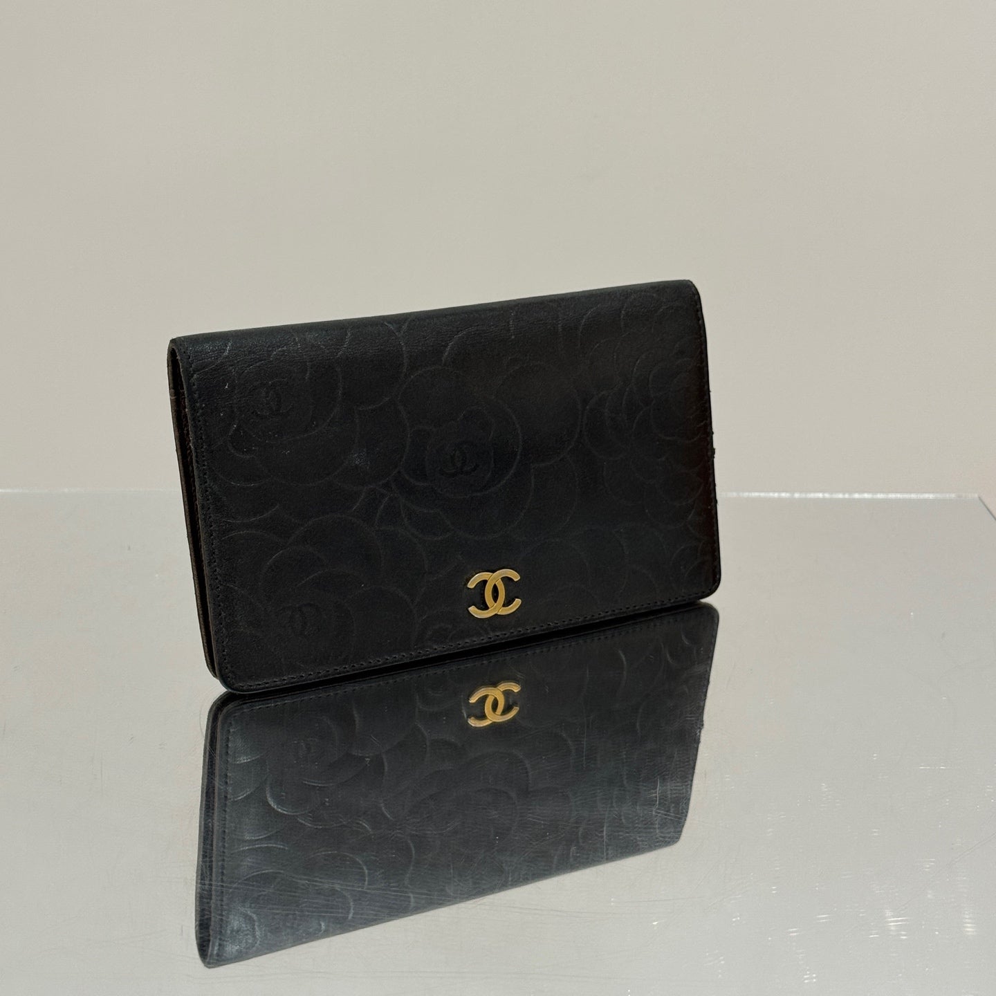 Chanel - Camellia Bi-Fold Wallet - Leather - Black - (Small)