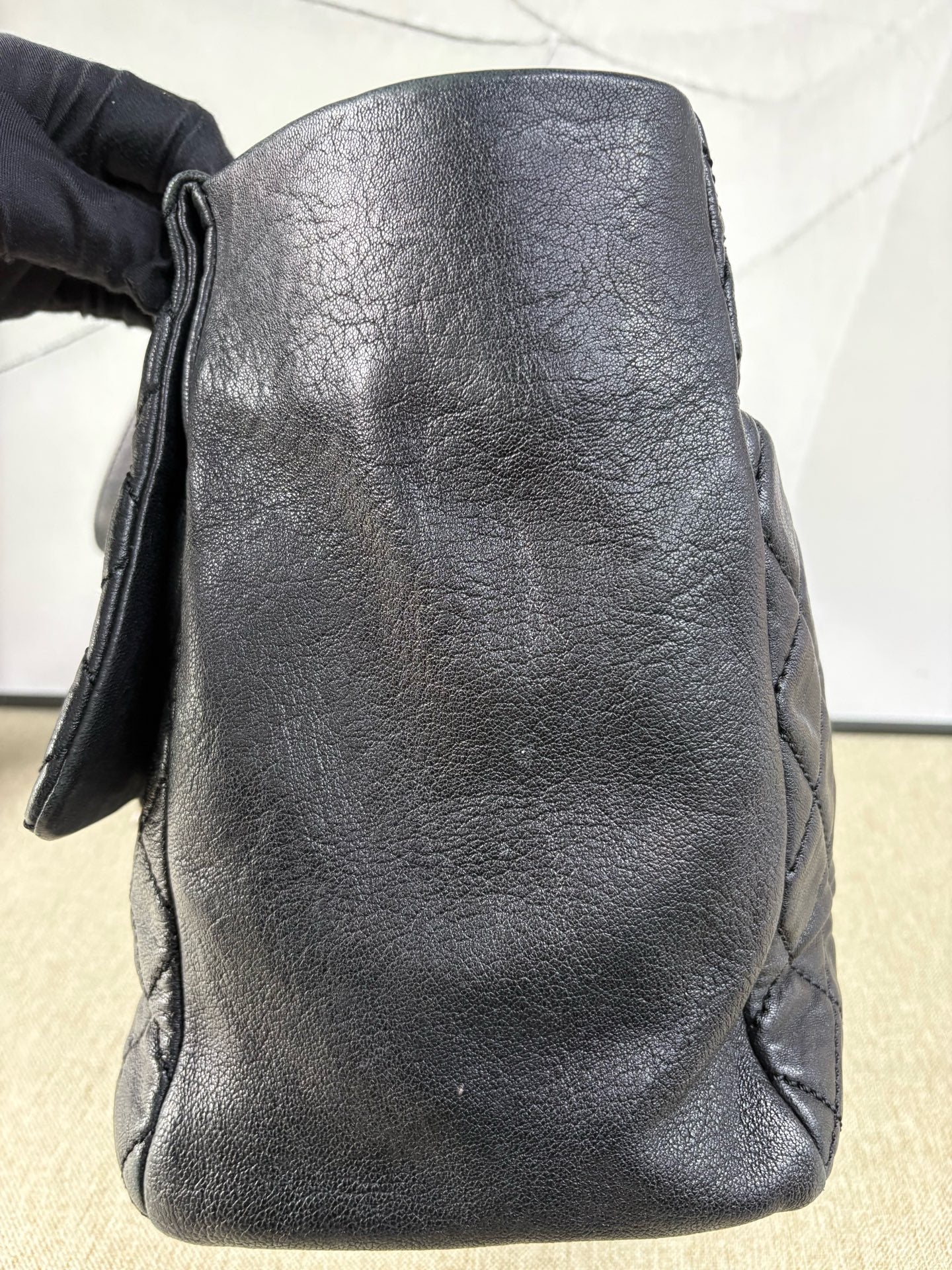 Chanel - Quilted Flap Tote Bag - Aged calfskin leather - Black - (Large)