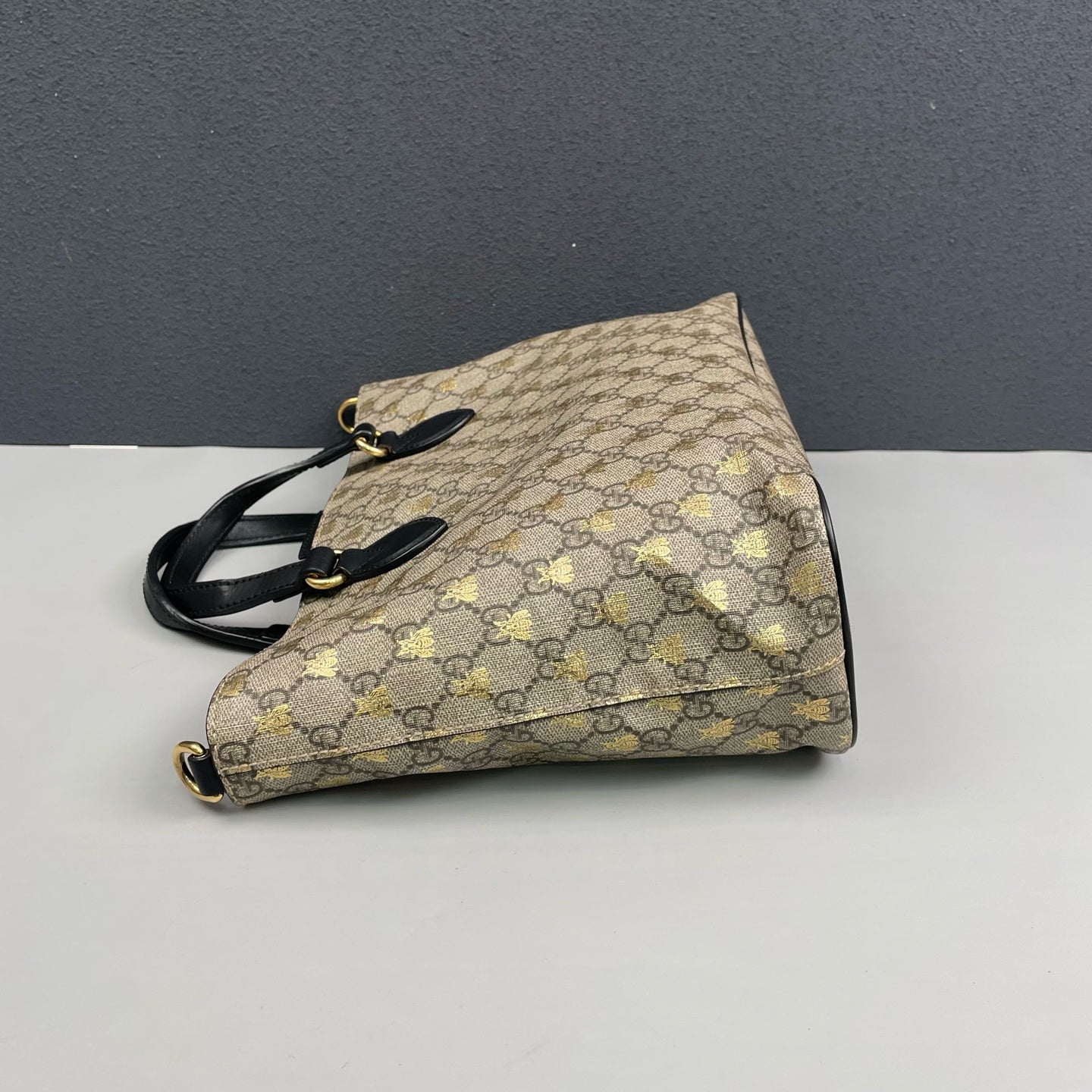 Gucci - GG Supreme Bee Tote - GG Supreme canvas with leather trim - Beige - (Medium)