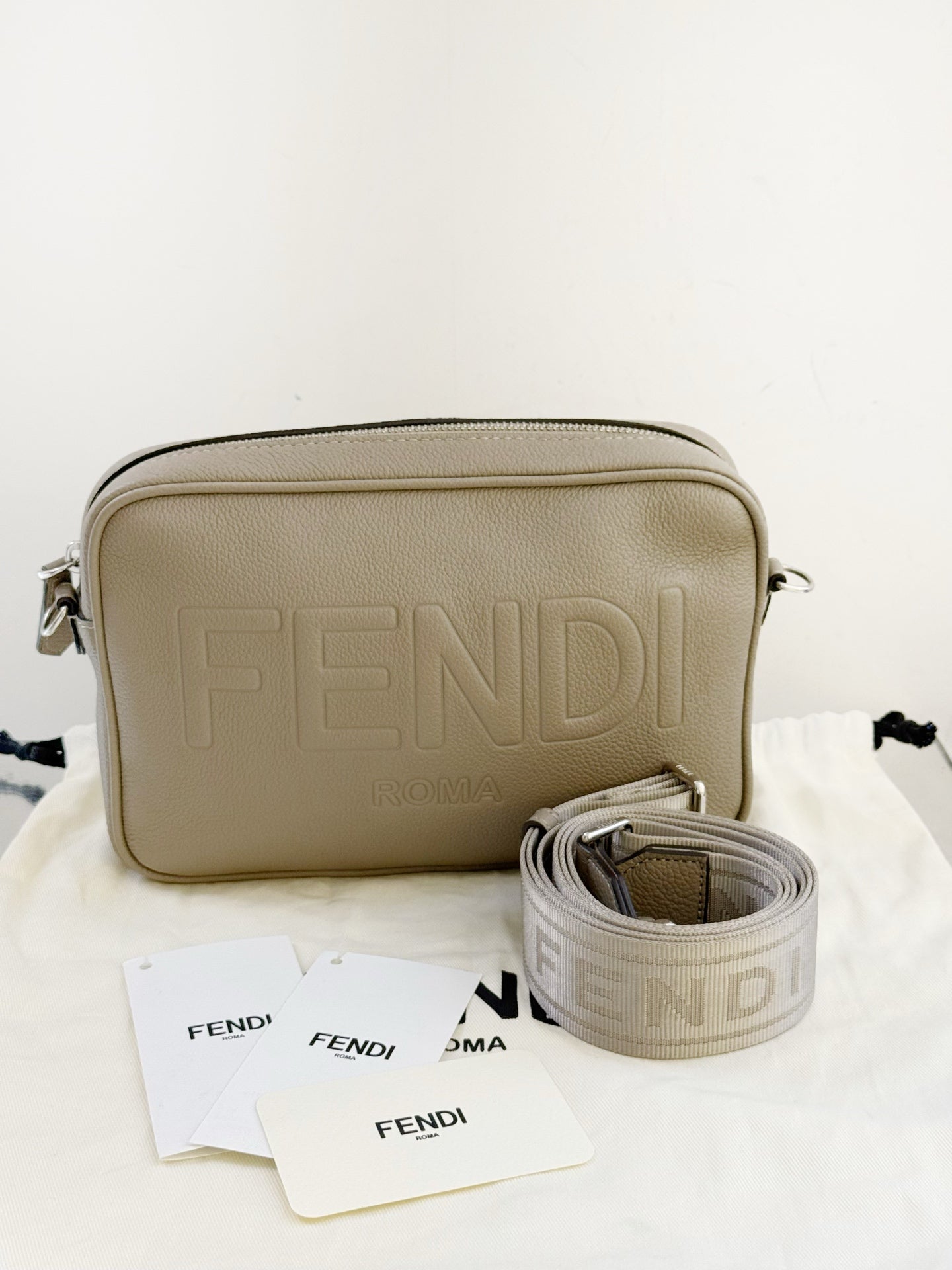 Fendi - Roma Camera Bag - Grained leather - Grey - (small)