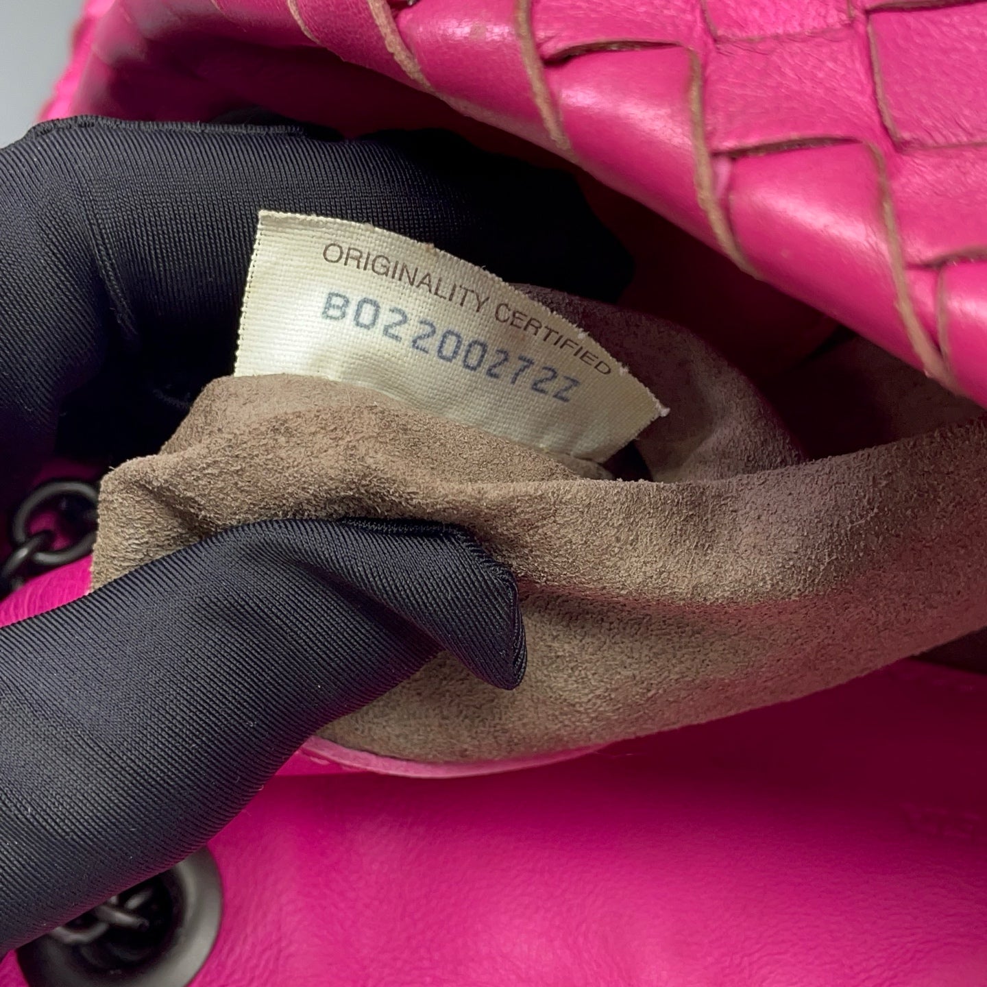 Bottega Veneta - Intrecciato Chain Shoulder Bag - Lambskin leather - Fuchsia - (medium)