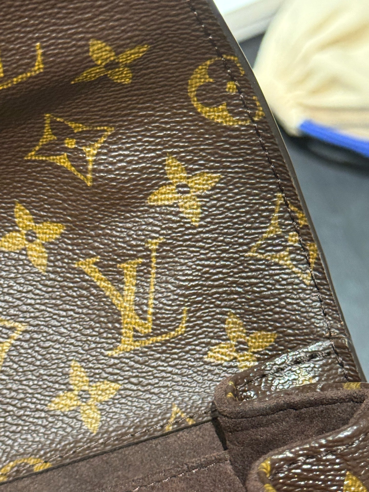 Louis Vuitton - Pochette Metis - Monogram canvas with natural cowhide leather trim - Brown - (medium)