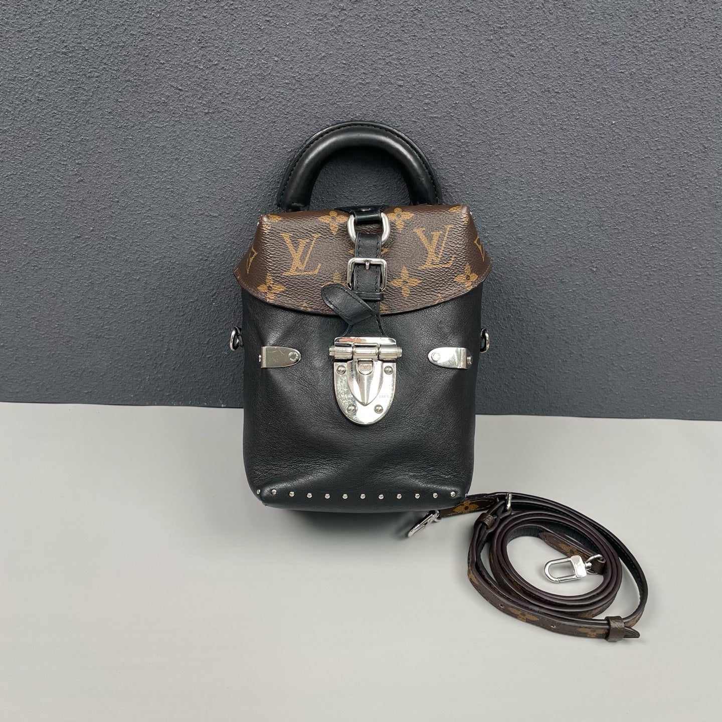 Louis Vuitton - Camera Box Bag - Monogram coated canvas and grained leather - Brown and Black with Silver-Tone Hardware - (mini)