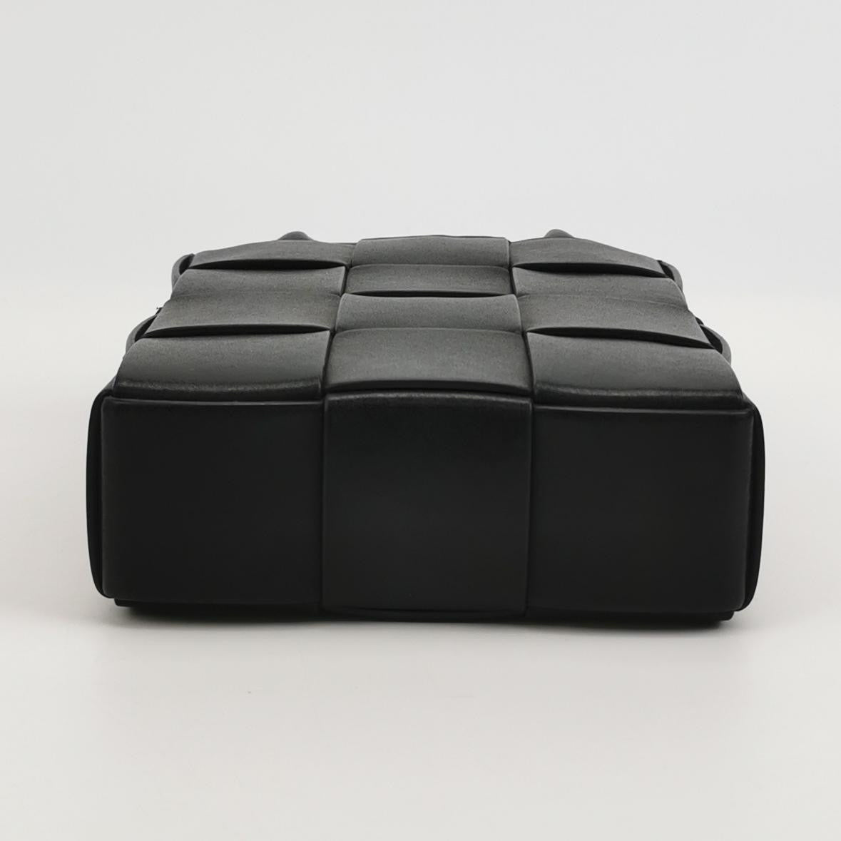 Bottega Veneta - Cassette Tote - Grained calfskin leather - Black - (mini)