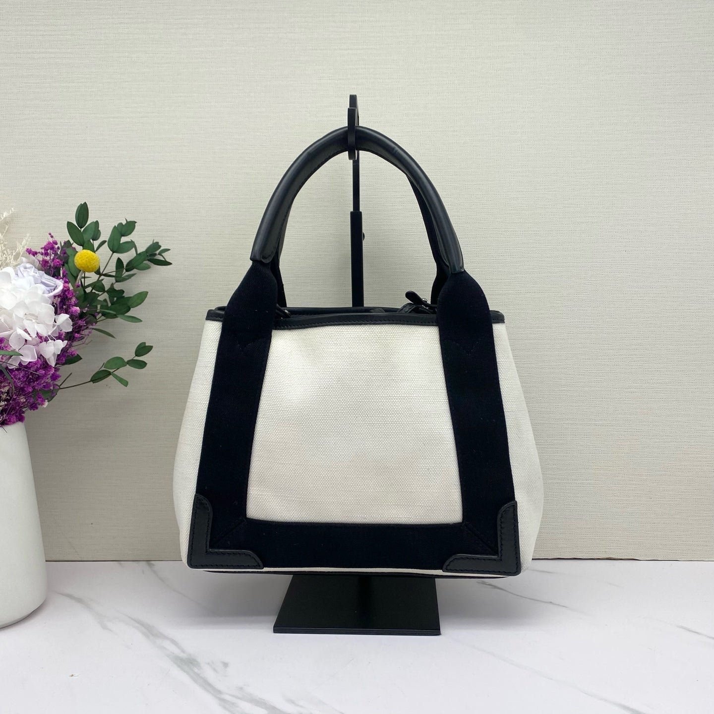 Balenciaga - Navy Cabas XXS - Canvas and Leather - White with Black accents - (small)