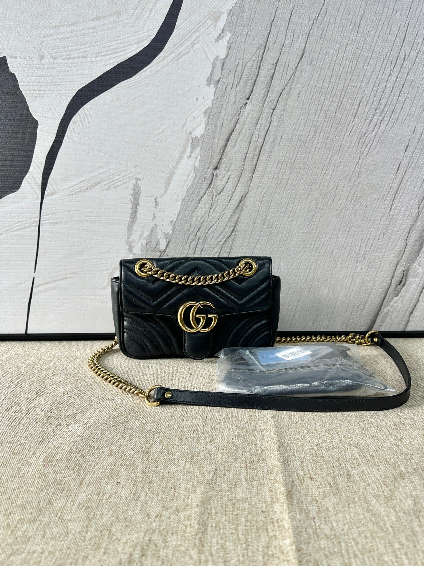 Gucci - GG Marmont Matelassé Mini Bag - Leather - Black with Gold-Tone Hardware - (mini)