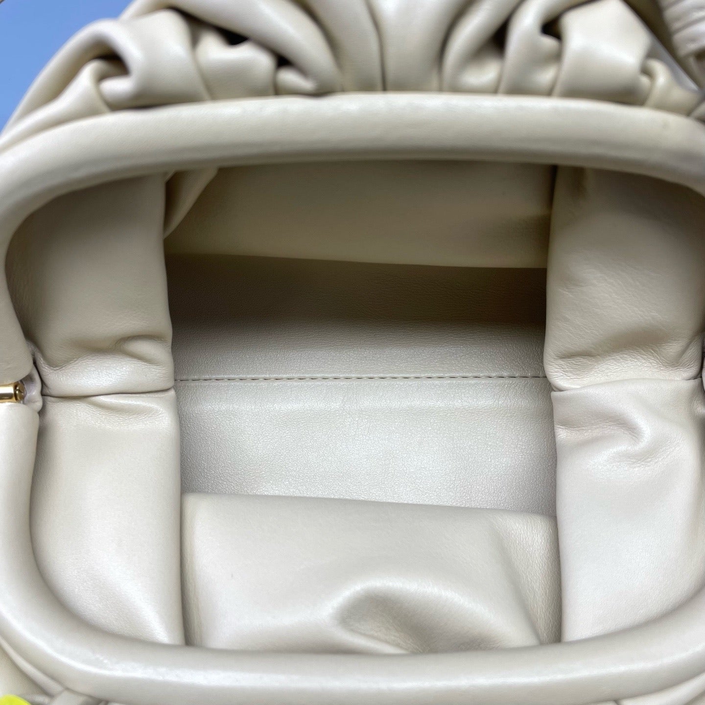 Bottega Veneta - The Pouch (Cloud Bag) - Leather - Beige - (mini)