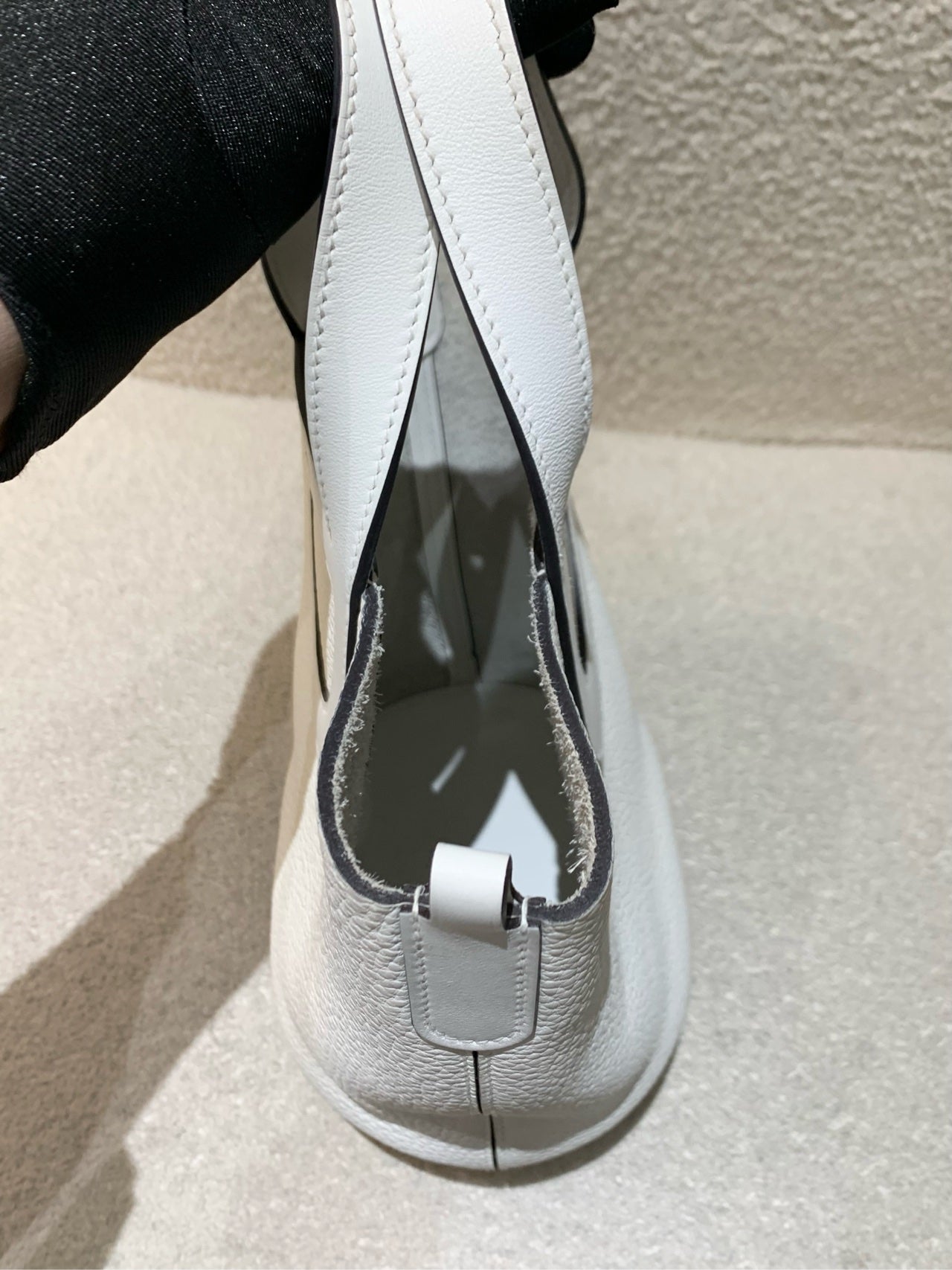 Hermès - In The Loop 18 - Togo Clemence leather - White - (mini)