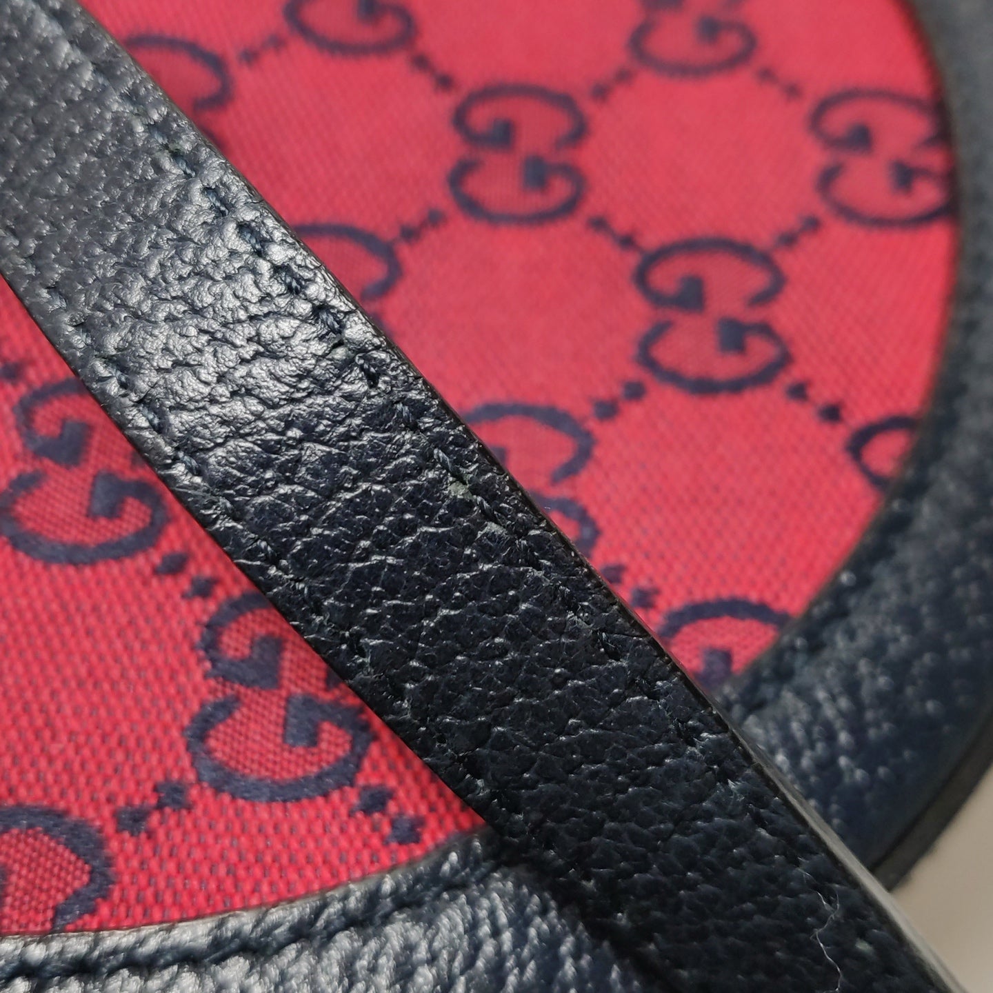 Gucci - 658825-2UZAN-5279 - GG Monogram canvas with pebbled leather trim - Red with black accents - (mini)
