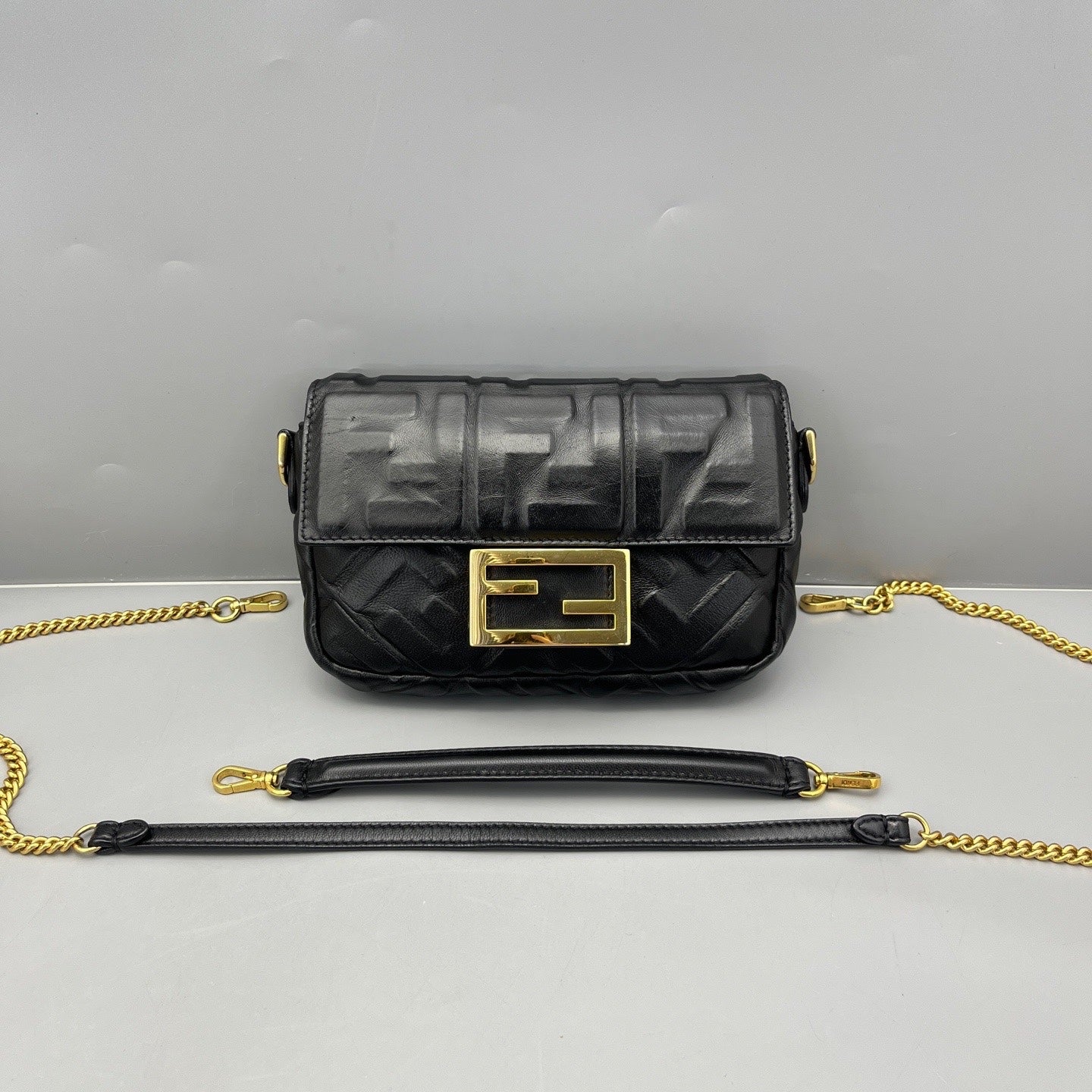 Fendi - Baguette - Leather - Black - (mini)