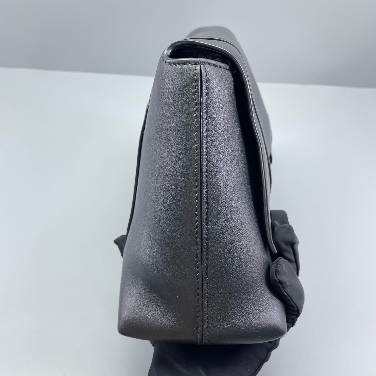 Balenciaga - Hourglass Bag - Smooth calfskin leather - Black - (Medium)