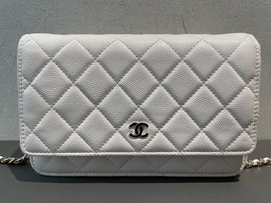 Chanel - Wallet on Chain (WOC) - Grained calfskin leather - White with Light Gold-Tone Hardware - (mini)