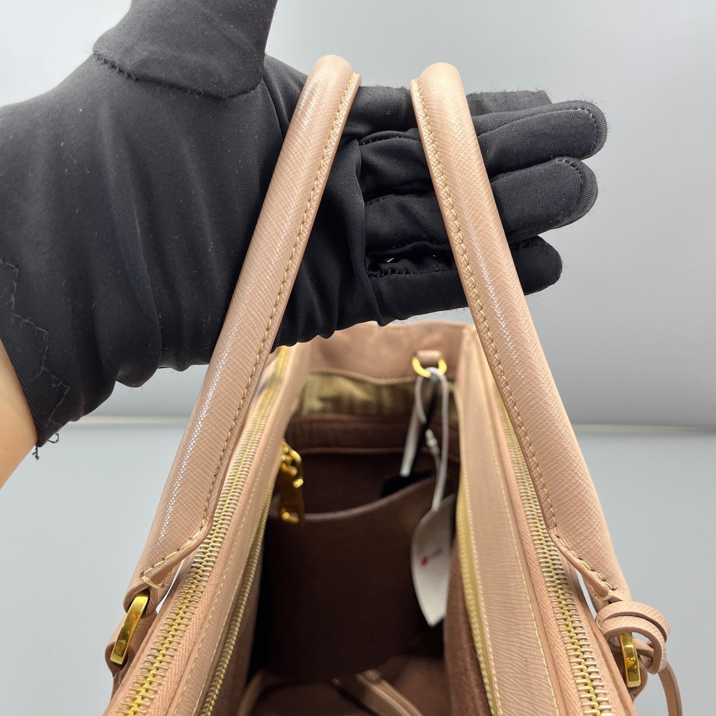 Prada - Saffiano Lux Tote - Saffiano leather - Beige - (Large)
