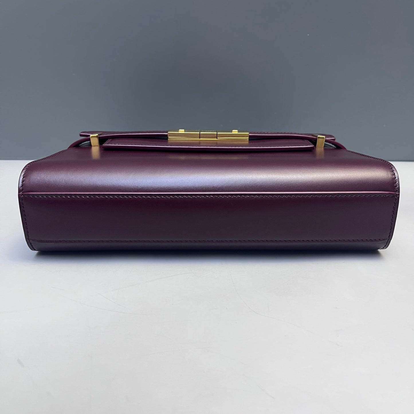 Saint Laurent - Manhattan - Smooth cowhide leather - Burgundy - (Medium)