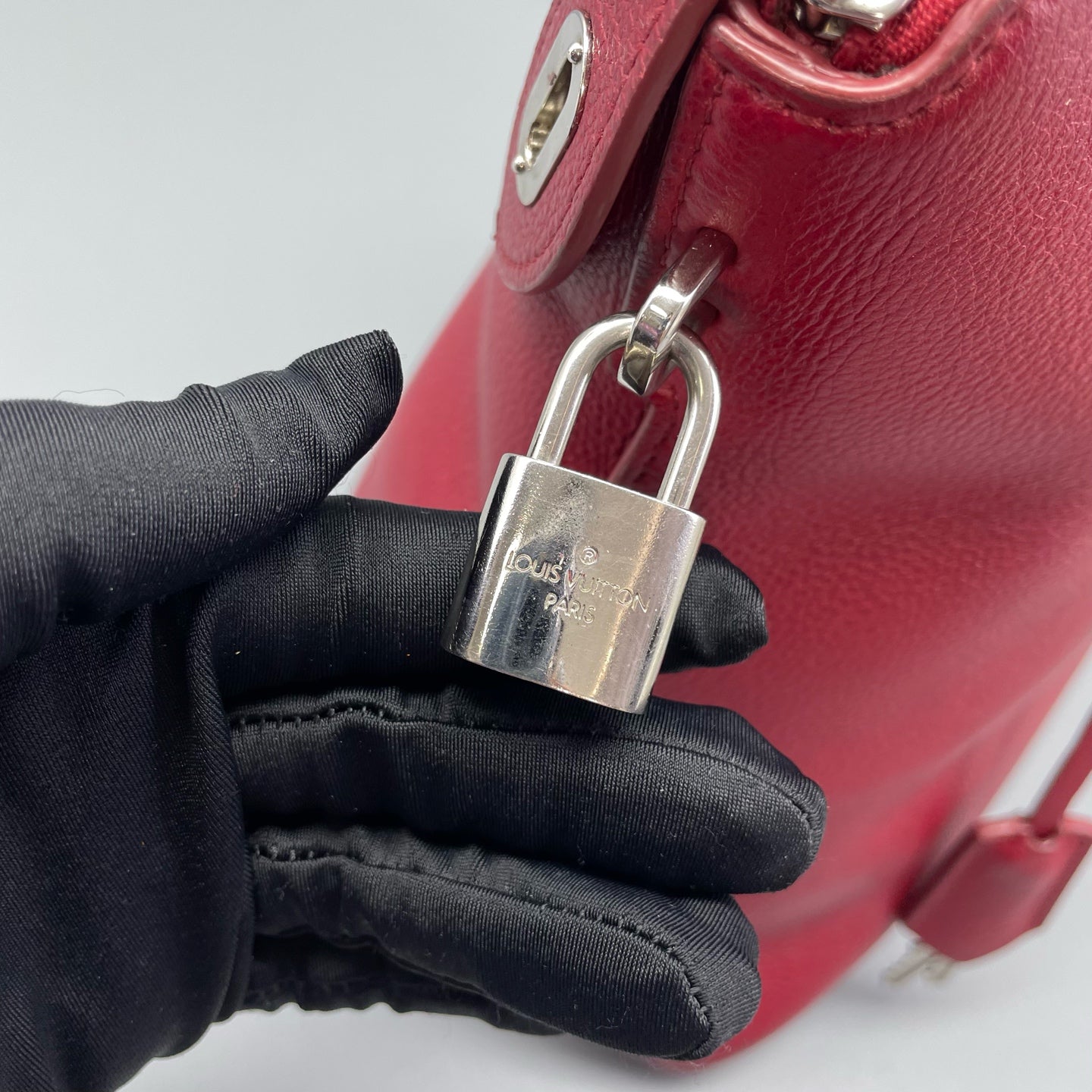 Louis Vuitton - Lockit Tote Bag - Grained leather - Red - (medium)